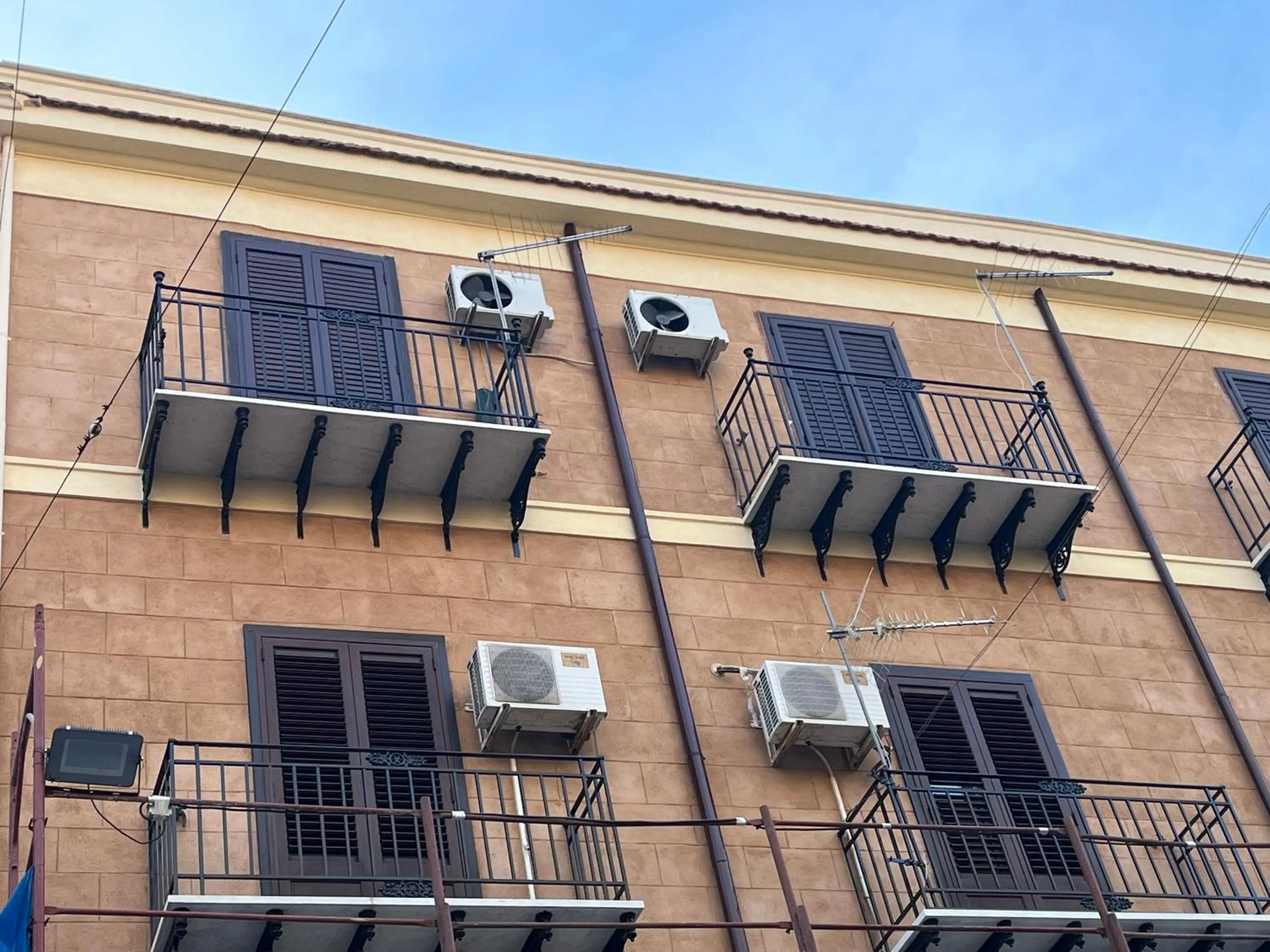 Property building in home.70 Carini