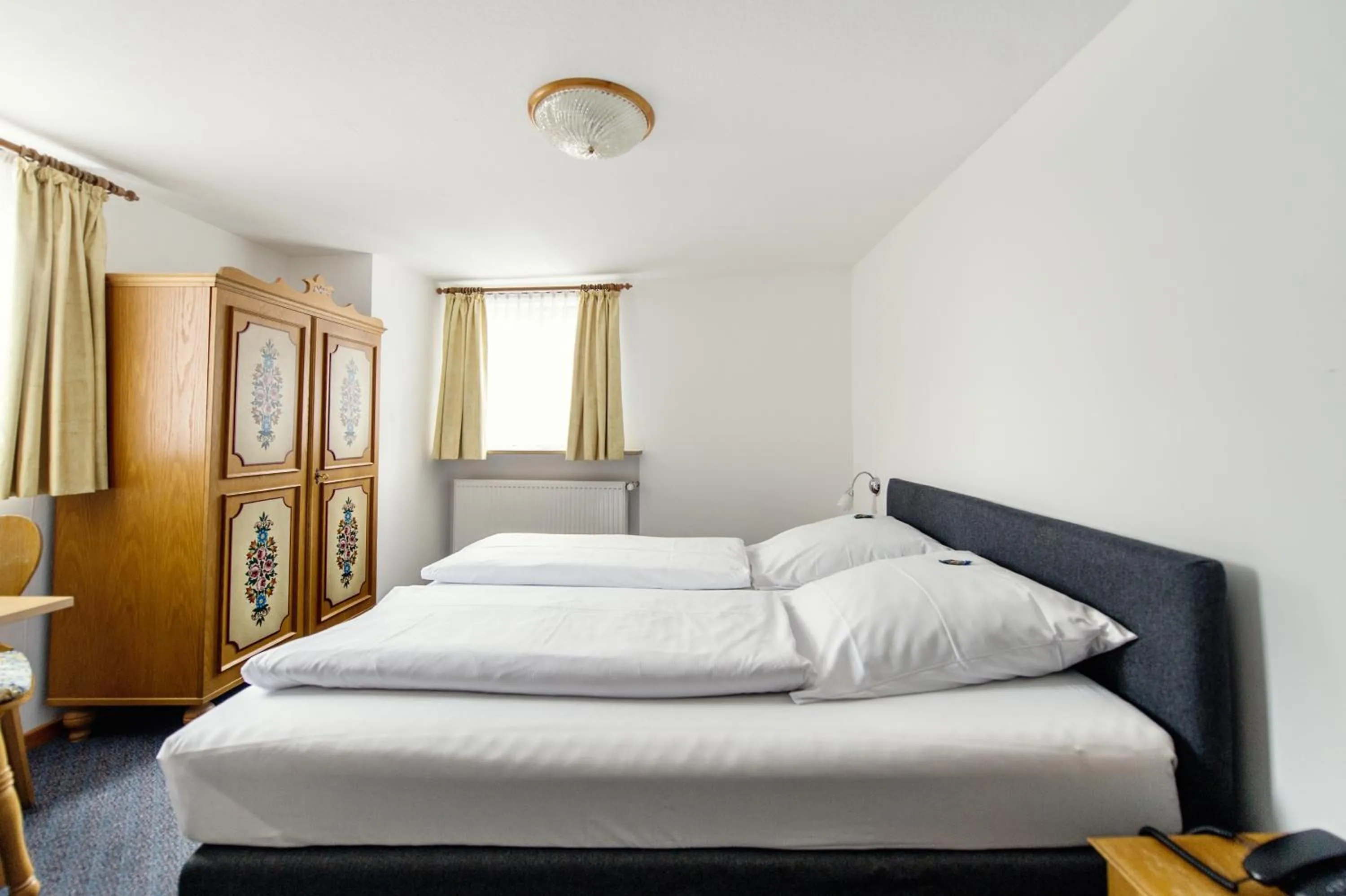 Photo of the whole room, Bed in Hotel Alt-Ringlein