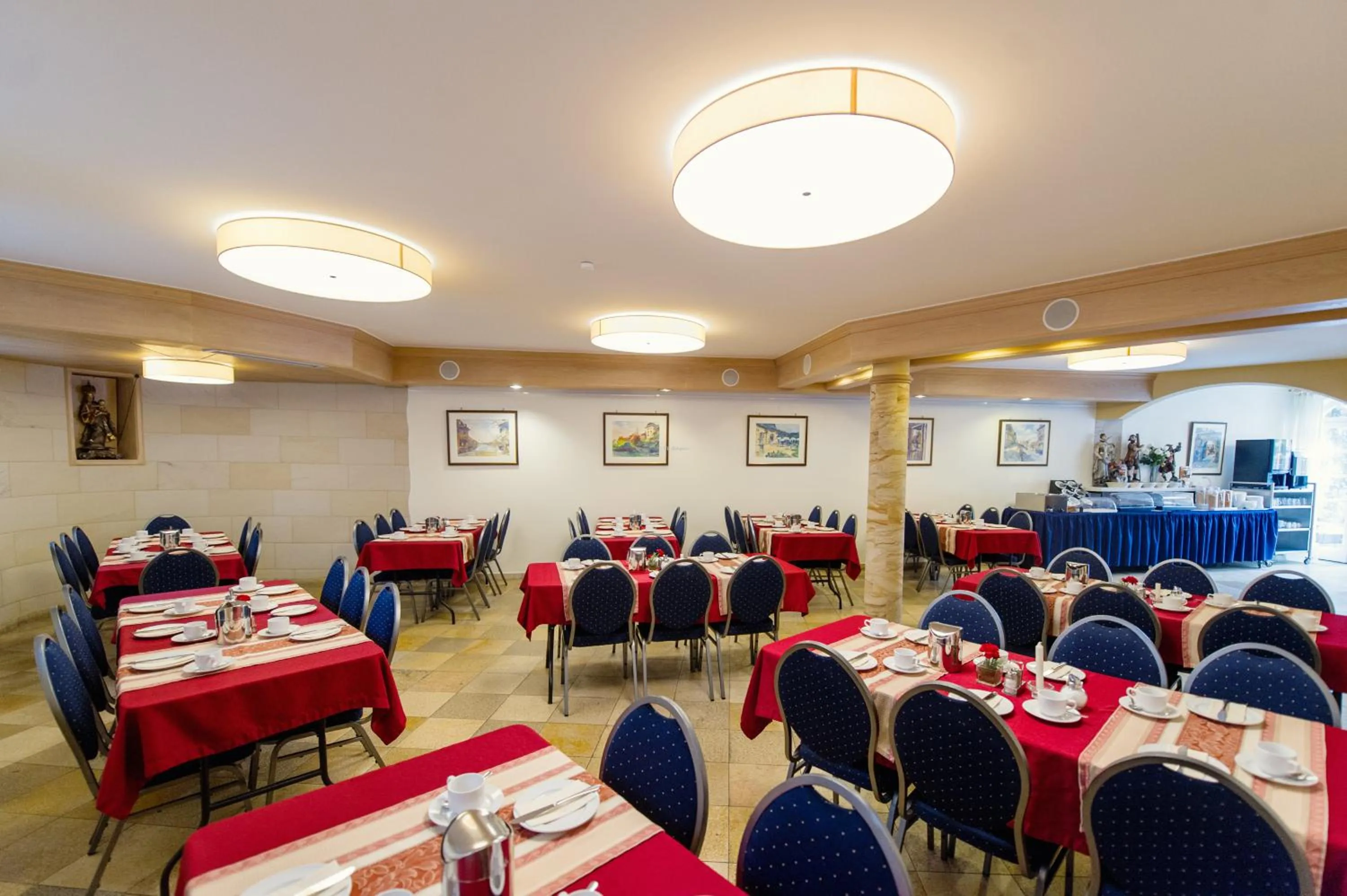 Buffet breakfast in Hotel Alt-Ringlein