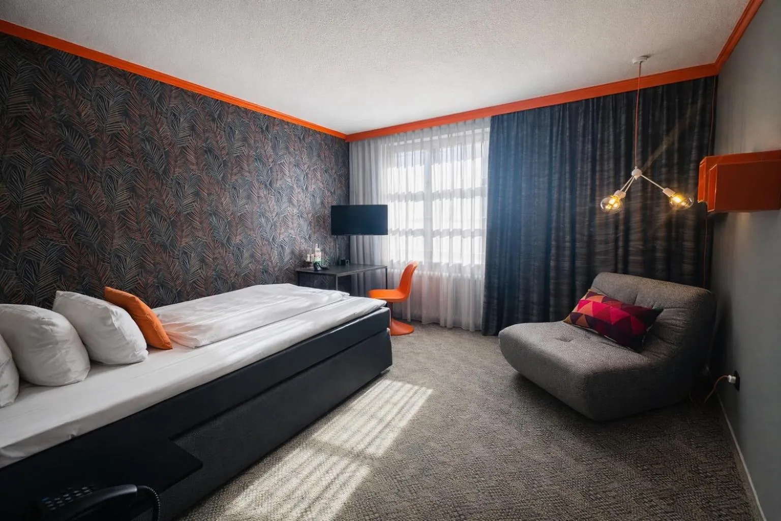 Photo of the whole room, Bed in Hotel Maxplatz