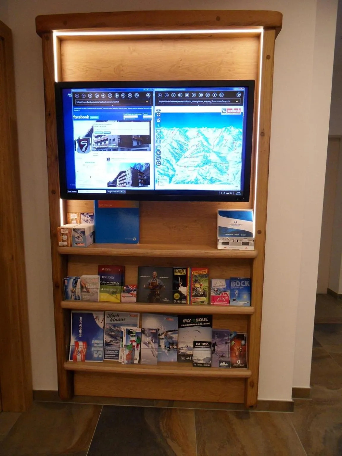 Lobby or reception in Hotel Garni Siegmundshof - inclusive Joker Card im Sommer