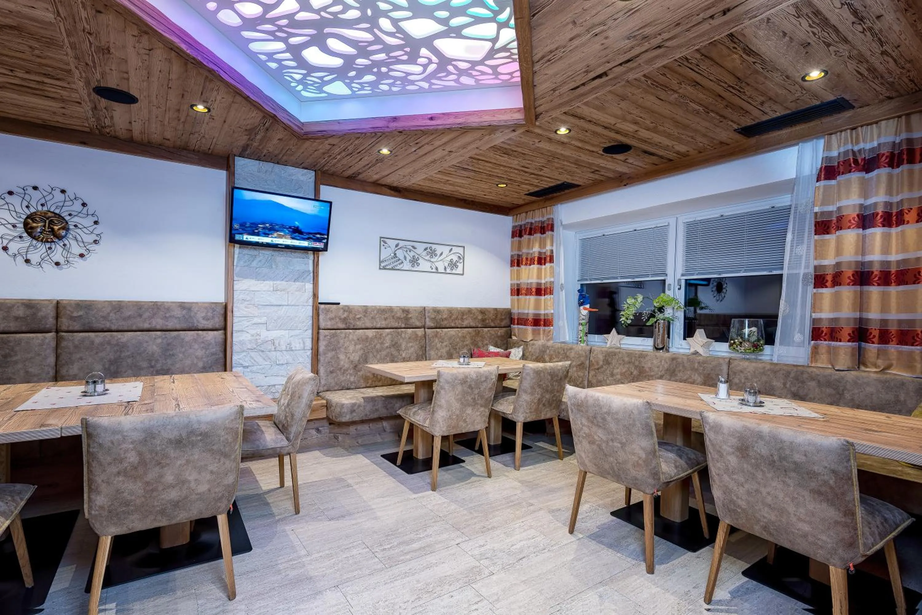 Lounge or bar in Hotel Garni Siegmundshof - inclusive Joker Card im Sommer