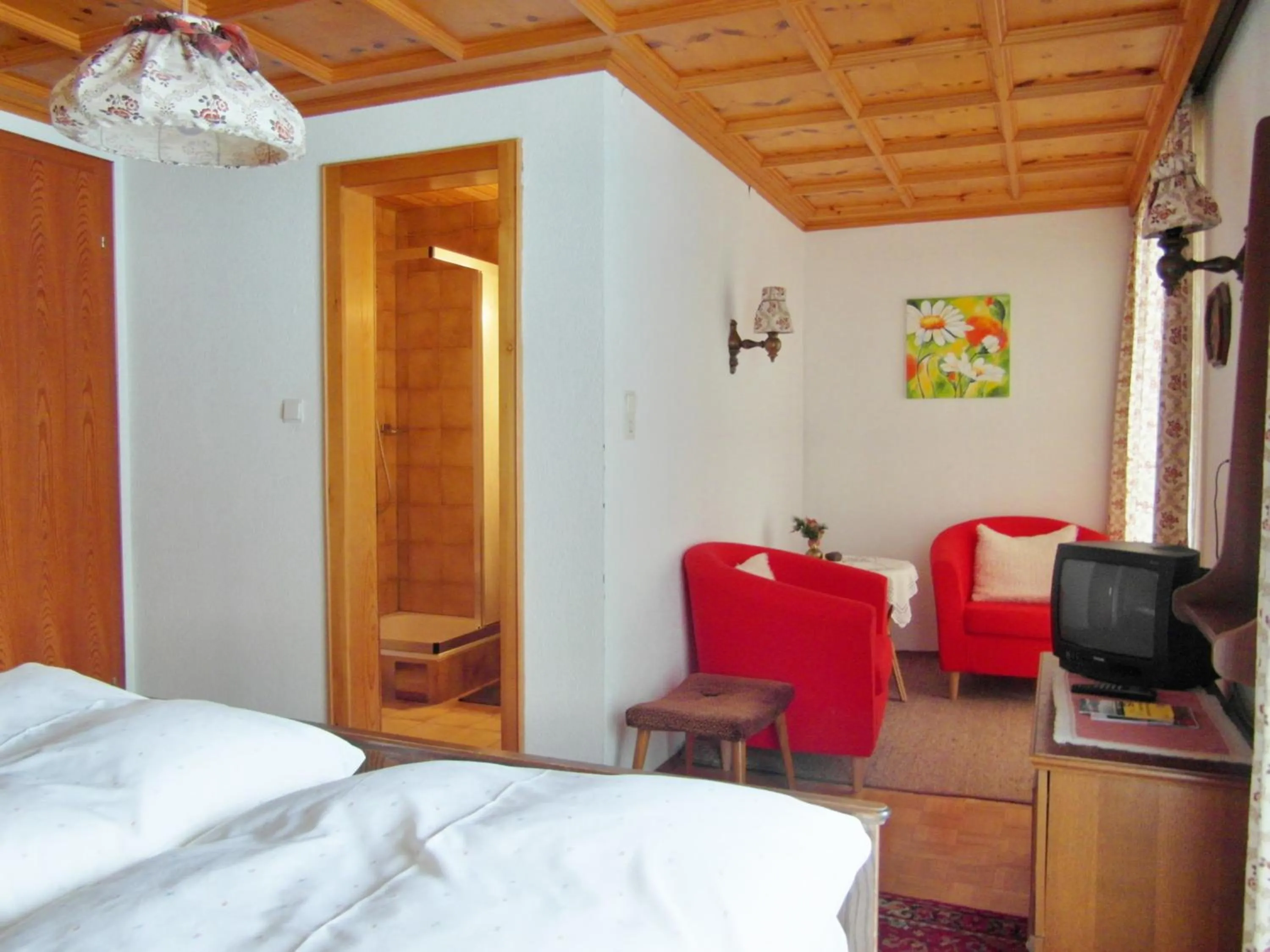 Photo of the whole room, Bed in Pension Stüttler