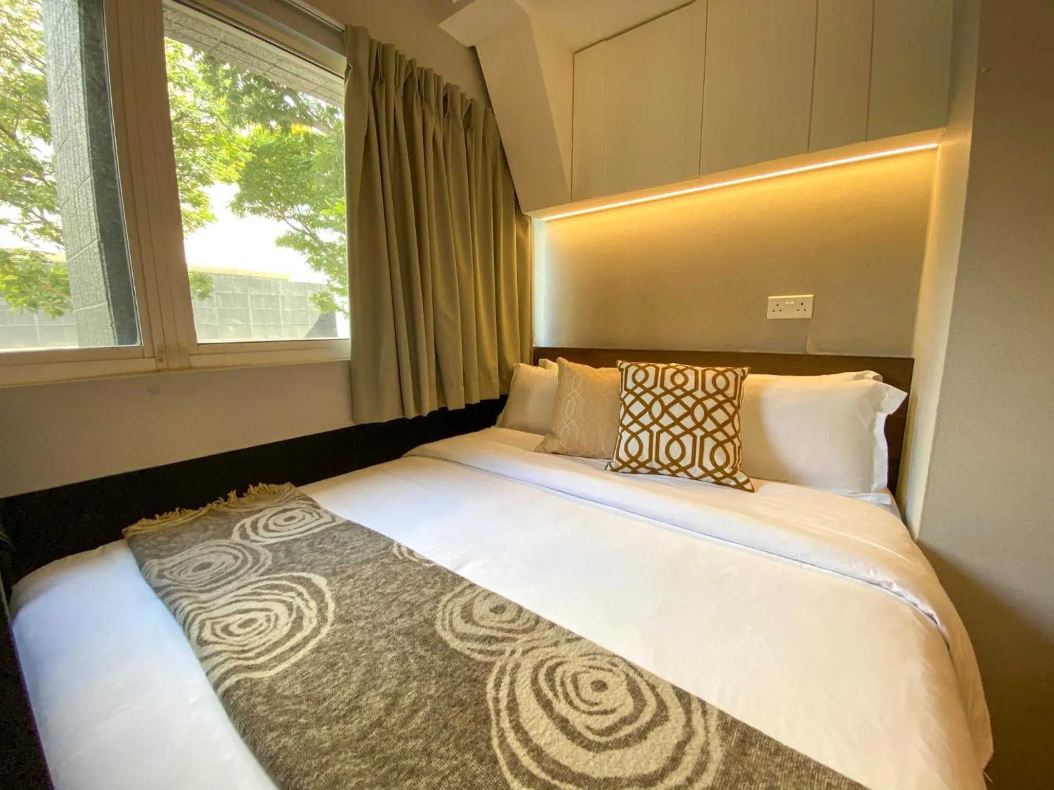 Bed in ST Signature Bugis Beach, DAYUSE, 5 Hours, 9AM-2PM