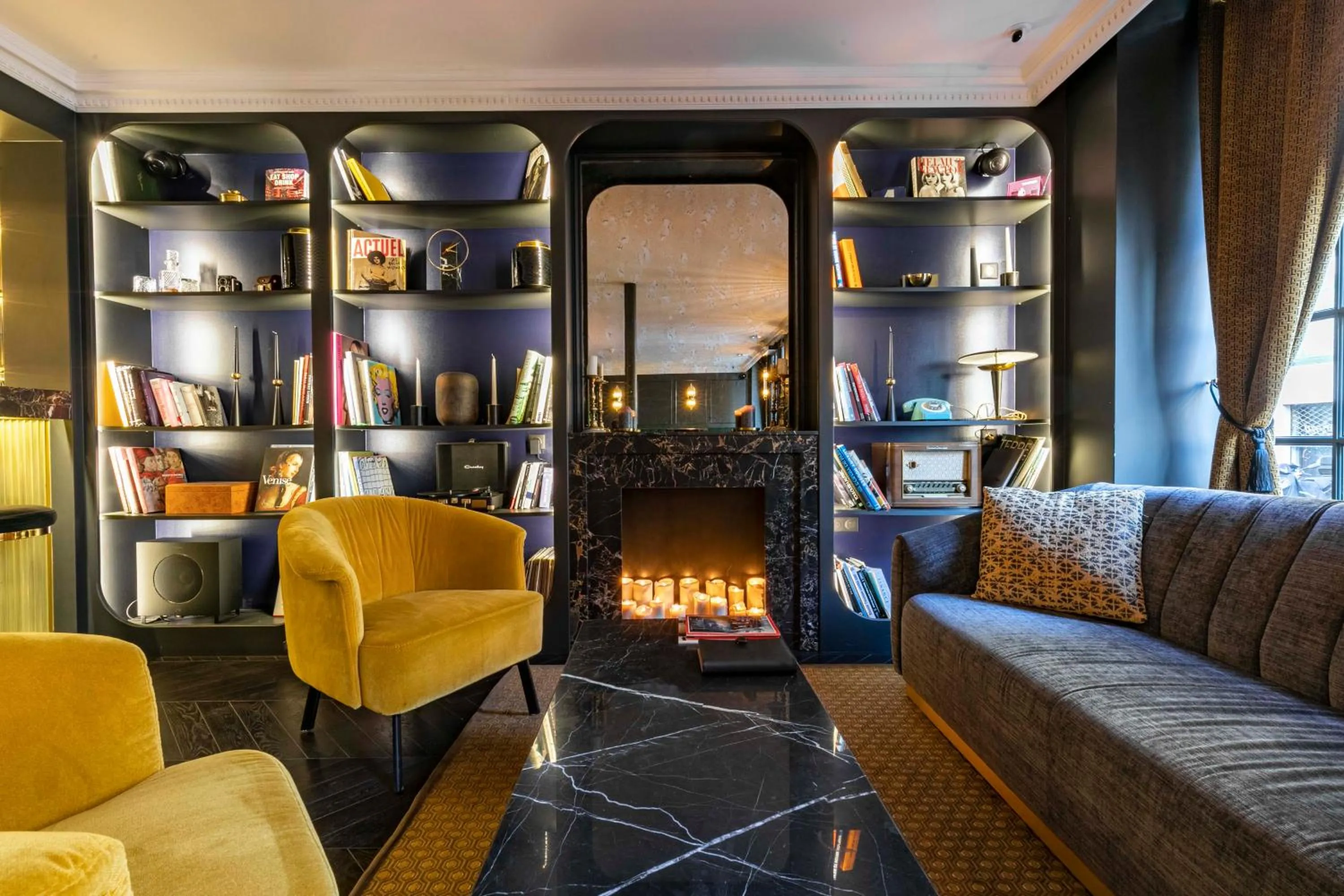 Library in Maison Barbès