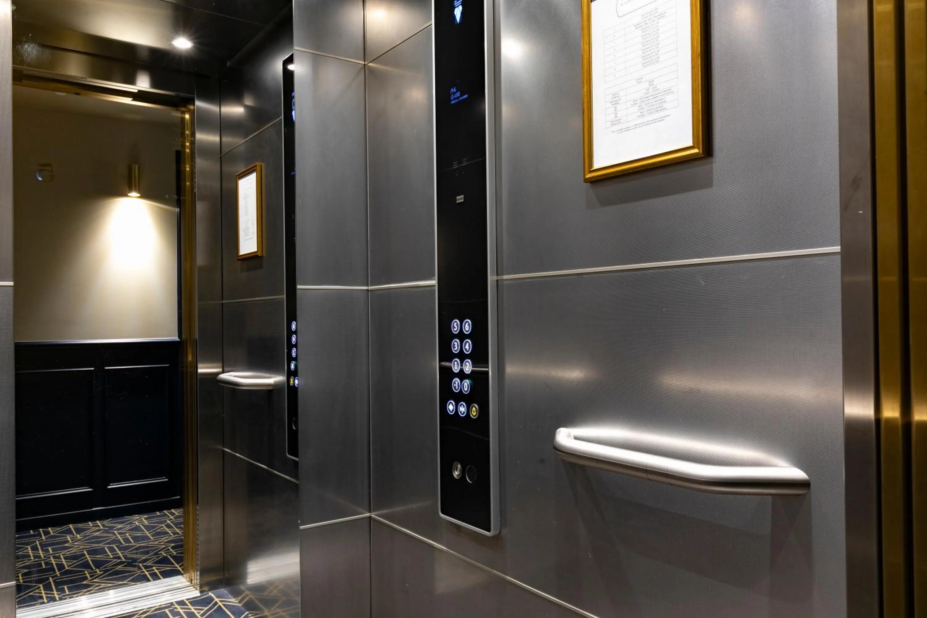 elevator in Maison Barbès