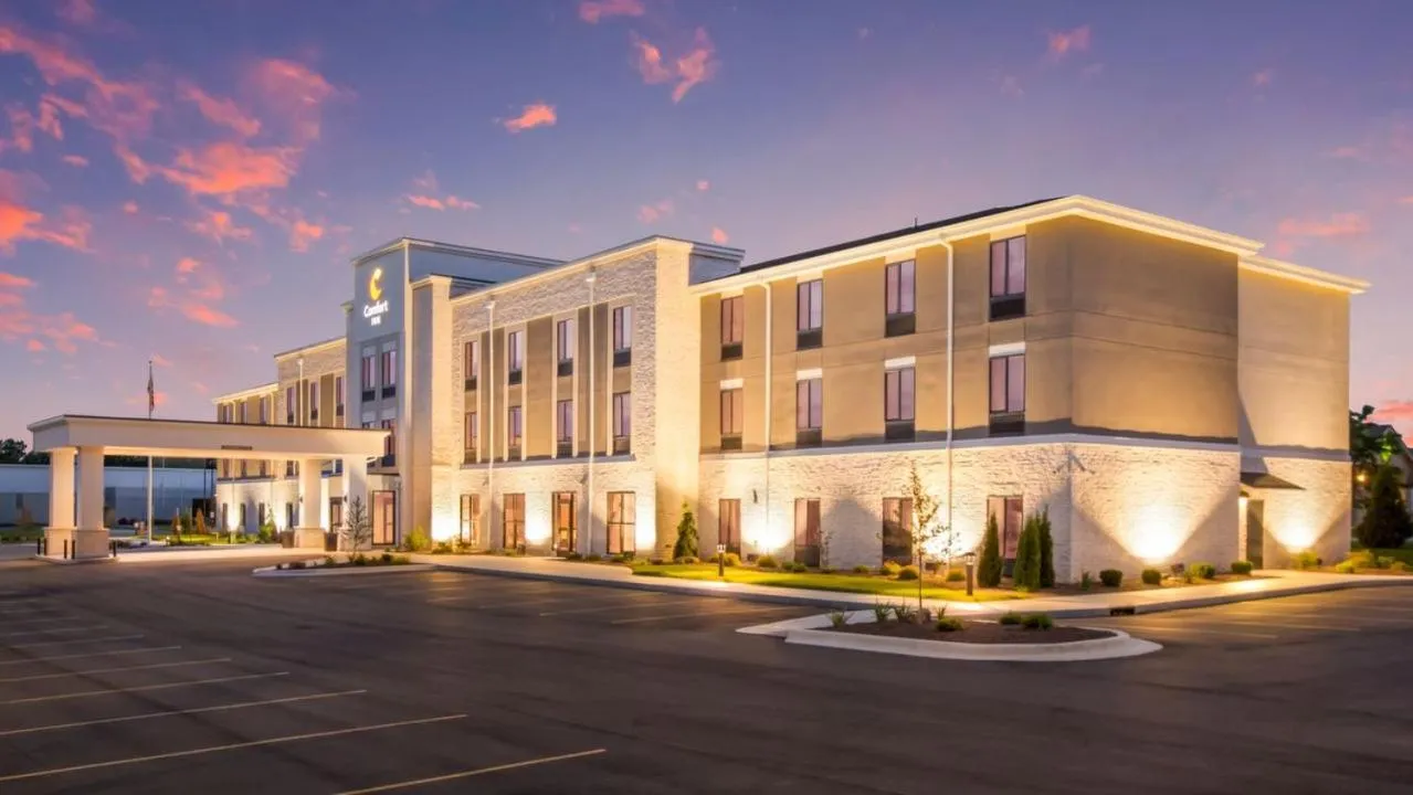 Property building in Comfort Inn