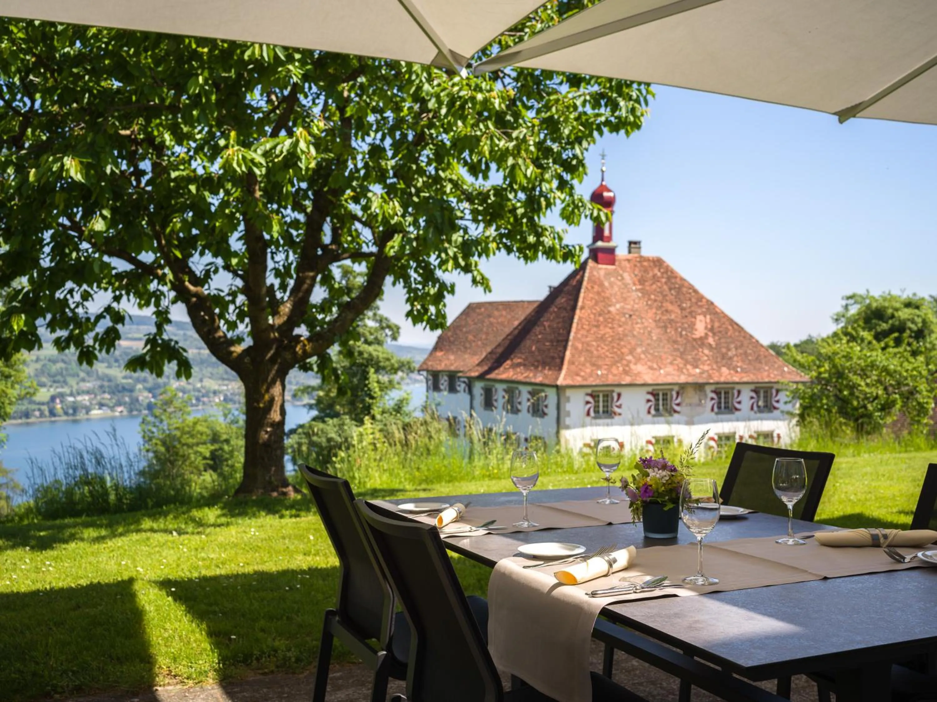 Restaurant/places to eat in Schloss Freudenfels