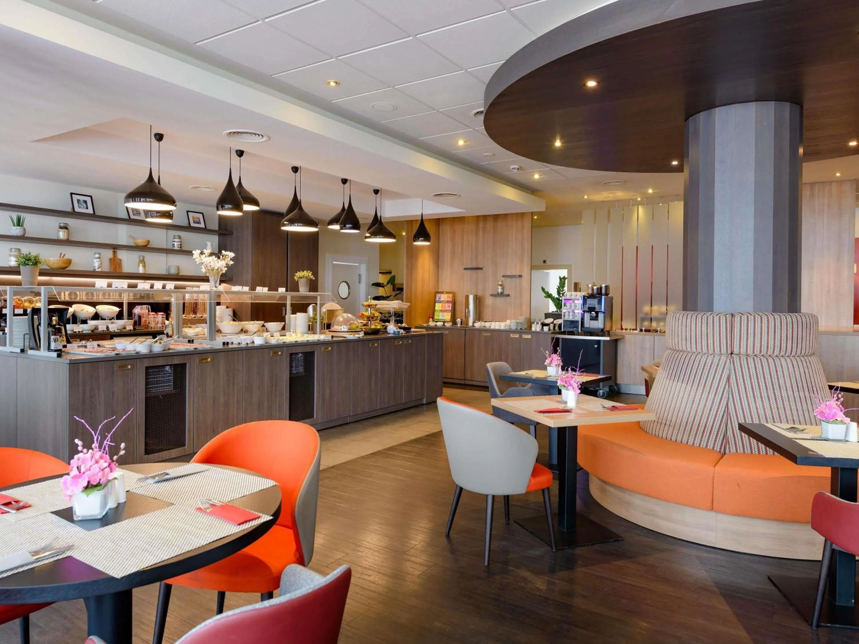 Restaurant/places to eat in Mercure Hotel Stuttgart Airport Messe