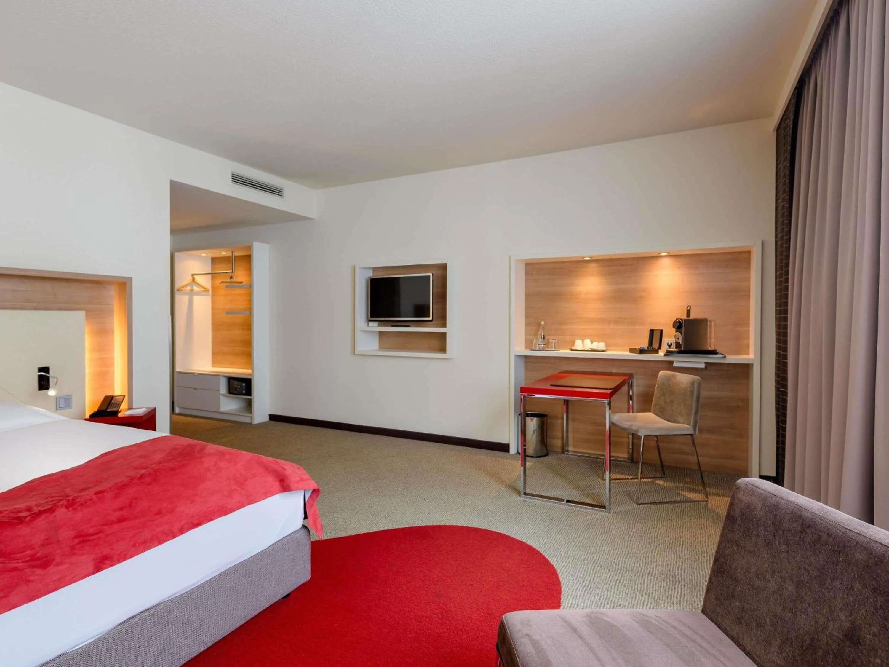 Bedroom, Bed in Mercure Hotel Stuttgart Airport Messe
