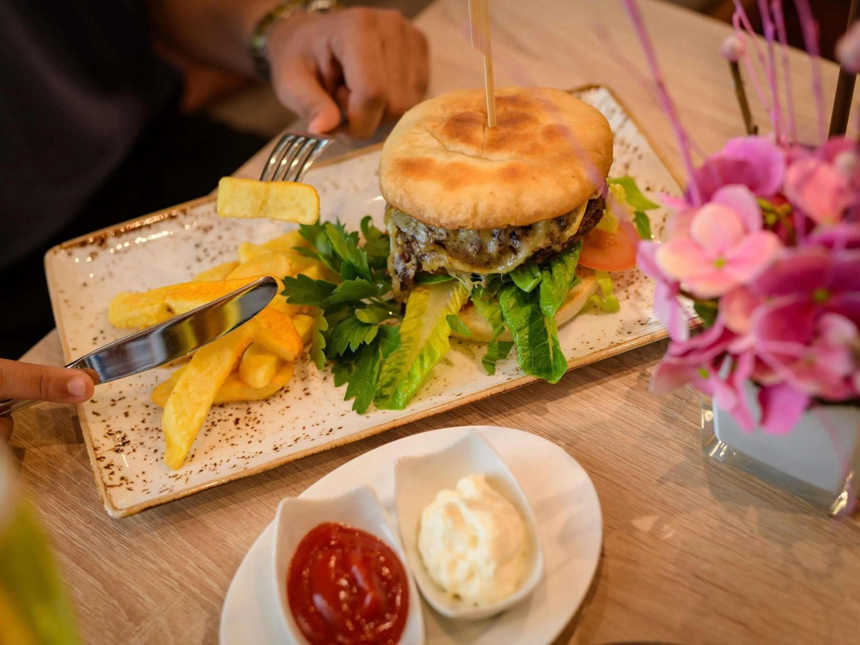 Restaurant/places to eat in Mercure Hotel Stuttgart Airport Messe