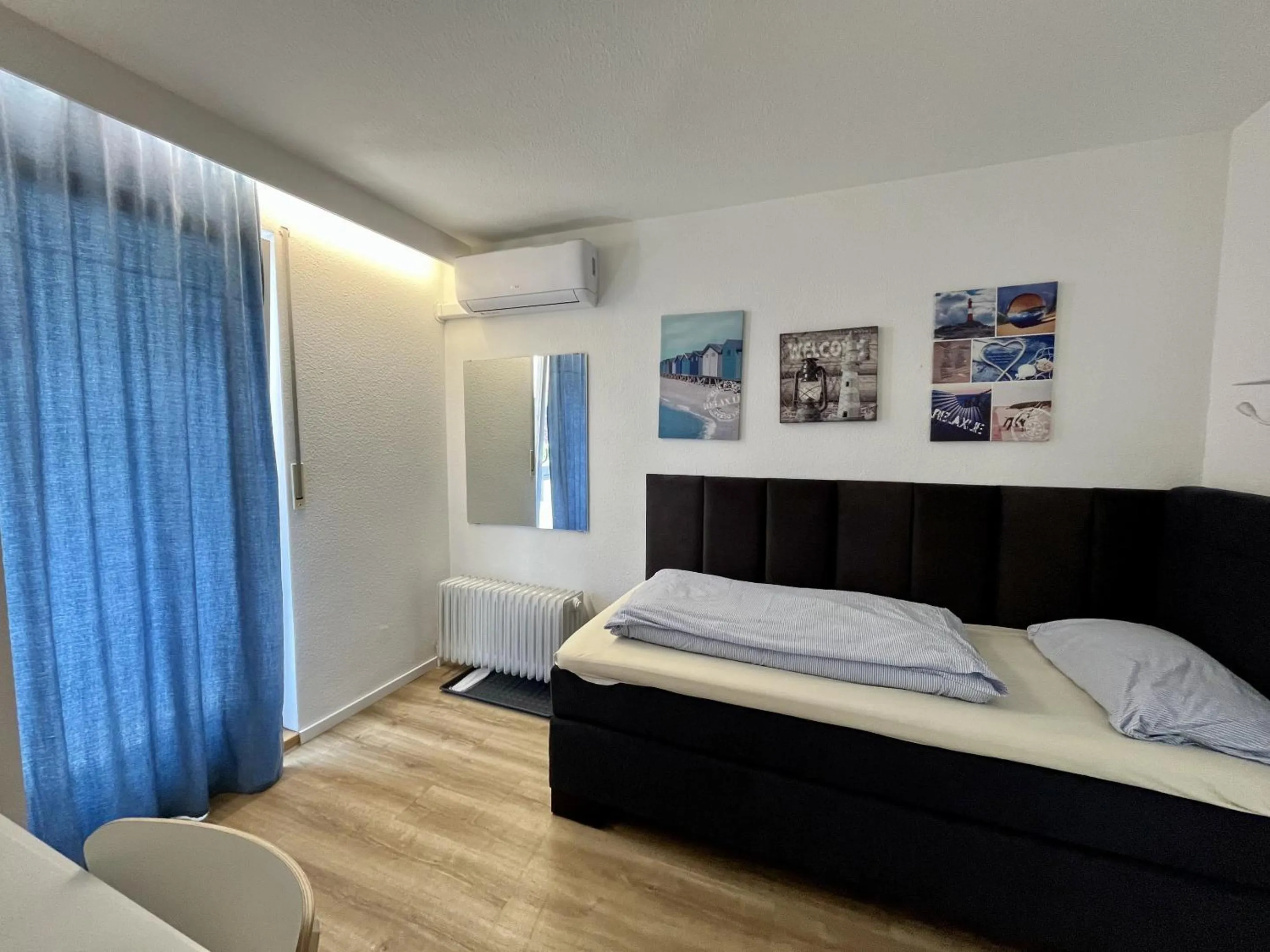 Bedroom, Bed in Gästehaus Rheinstetten Forchheim