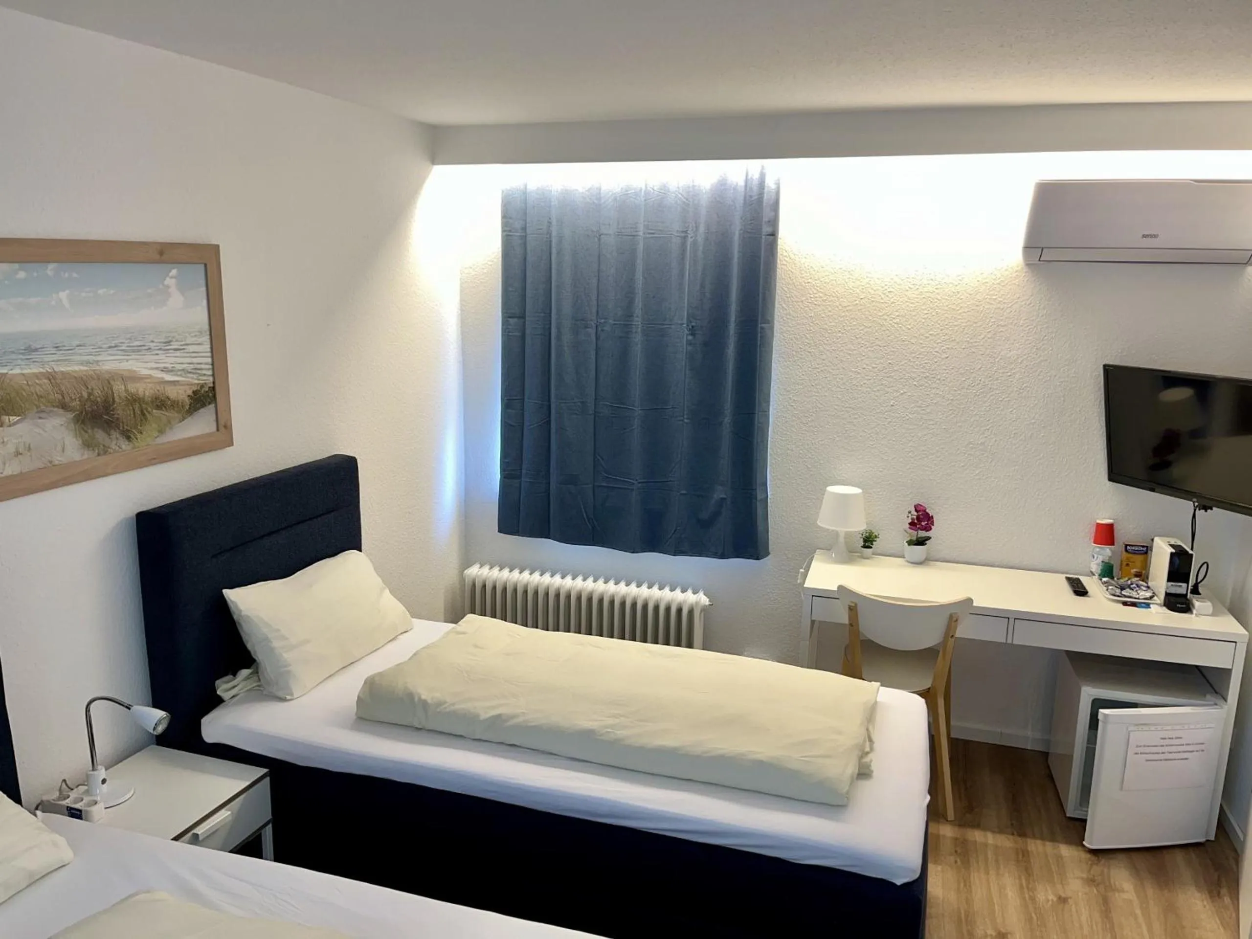 Bedroom, Bed in Gästehaus Rheinstetten Forchheim