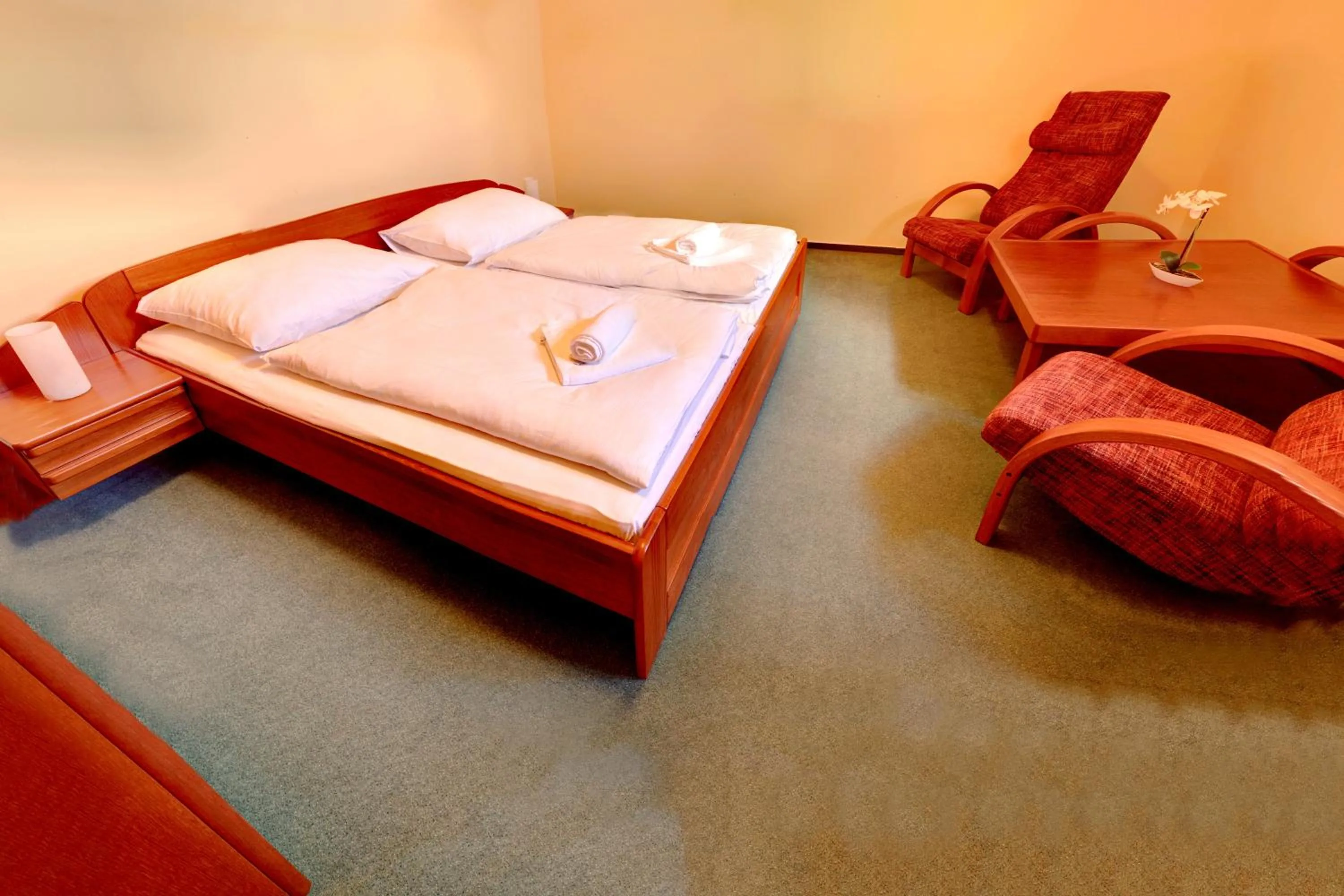 Bed in Štiřínská stodola u Prahy