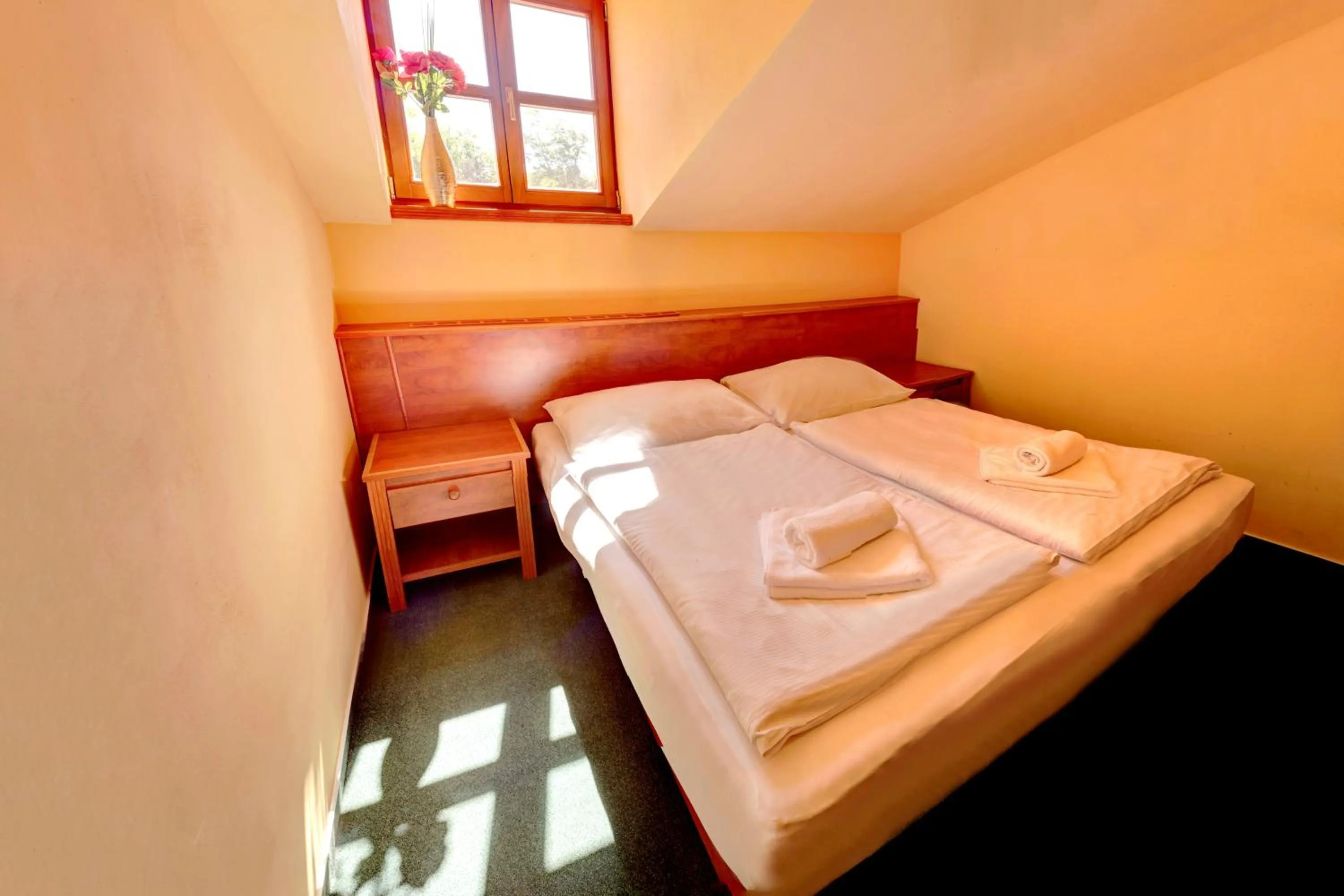 Bed in Štiřínská stodola u Prahy