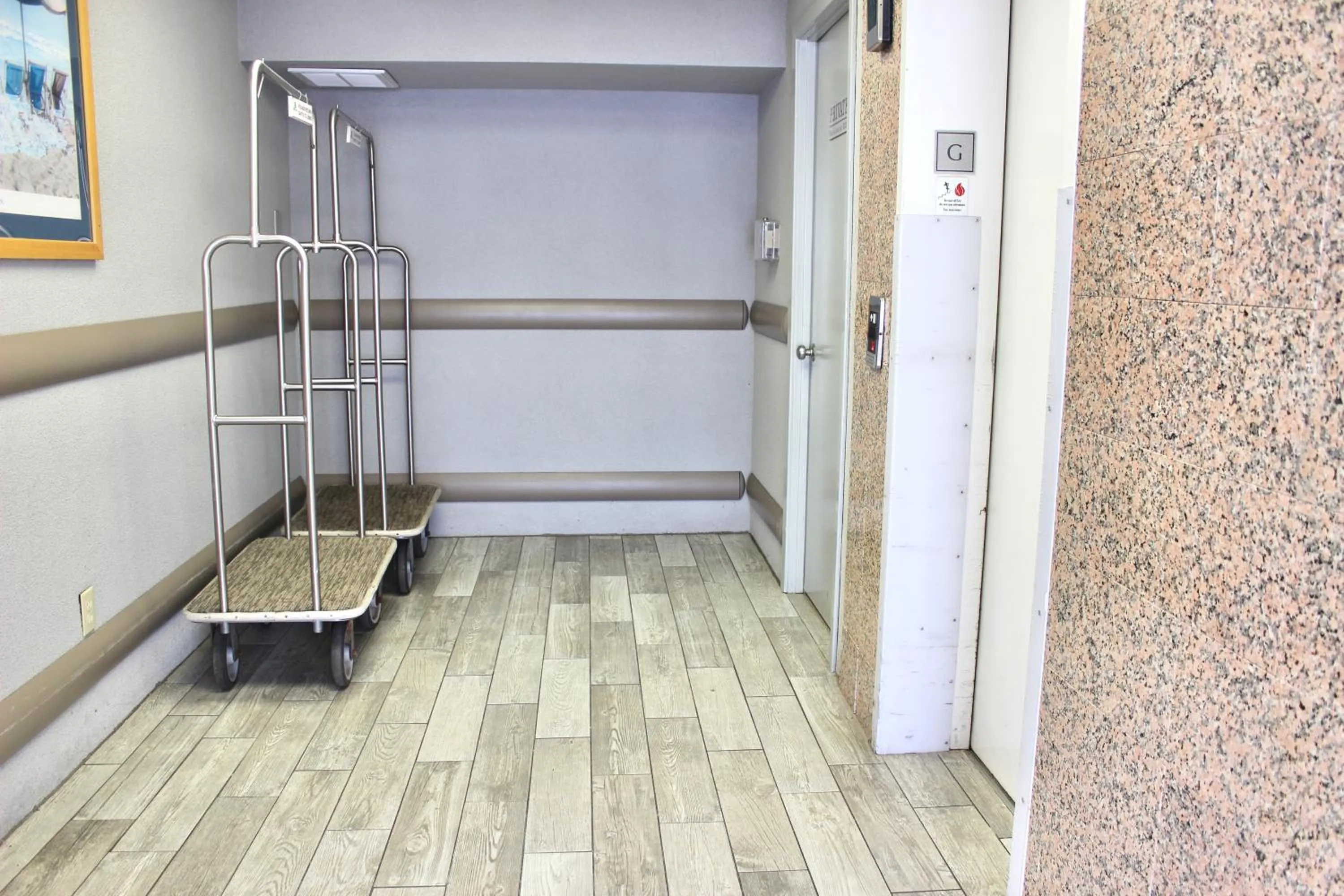 Lobby or reception in Wild Dunes Inn