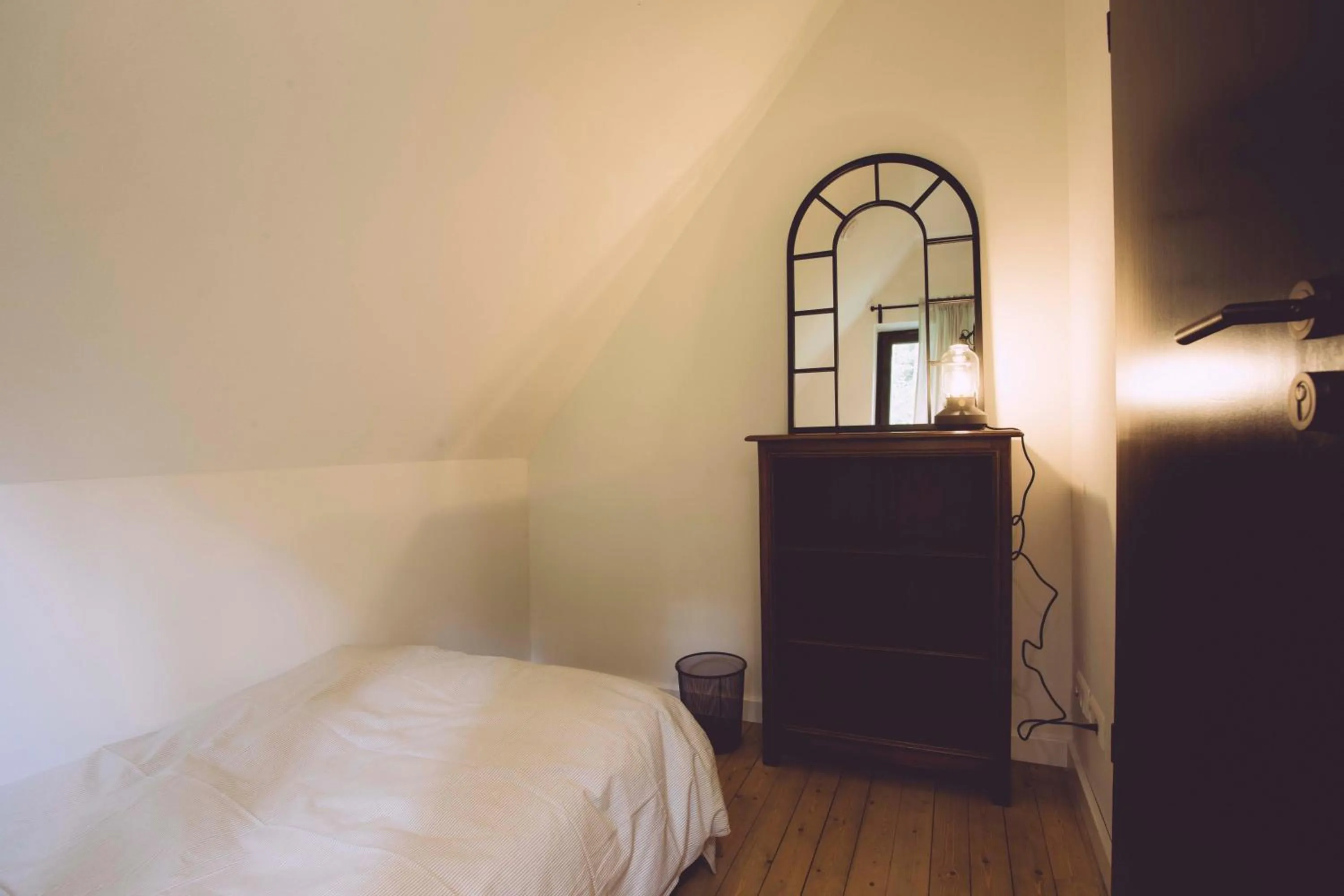 Photo of the whole room, Bed in EDELFUCHS-LODGE