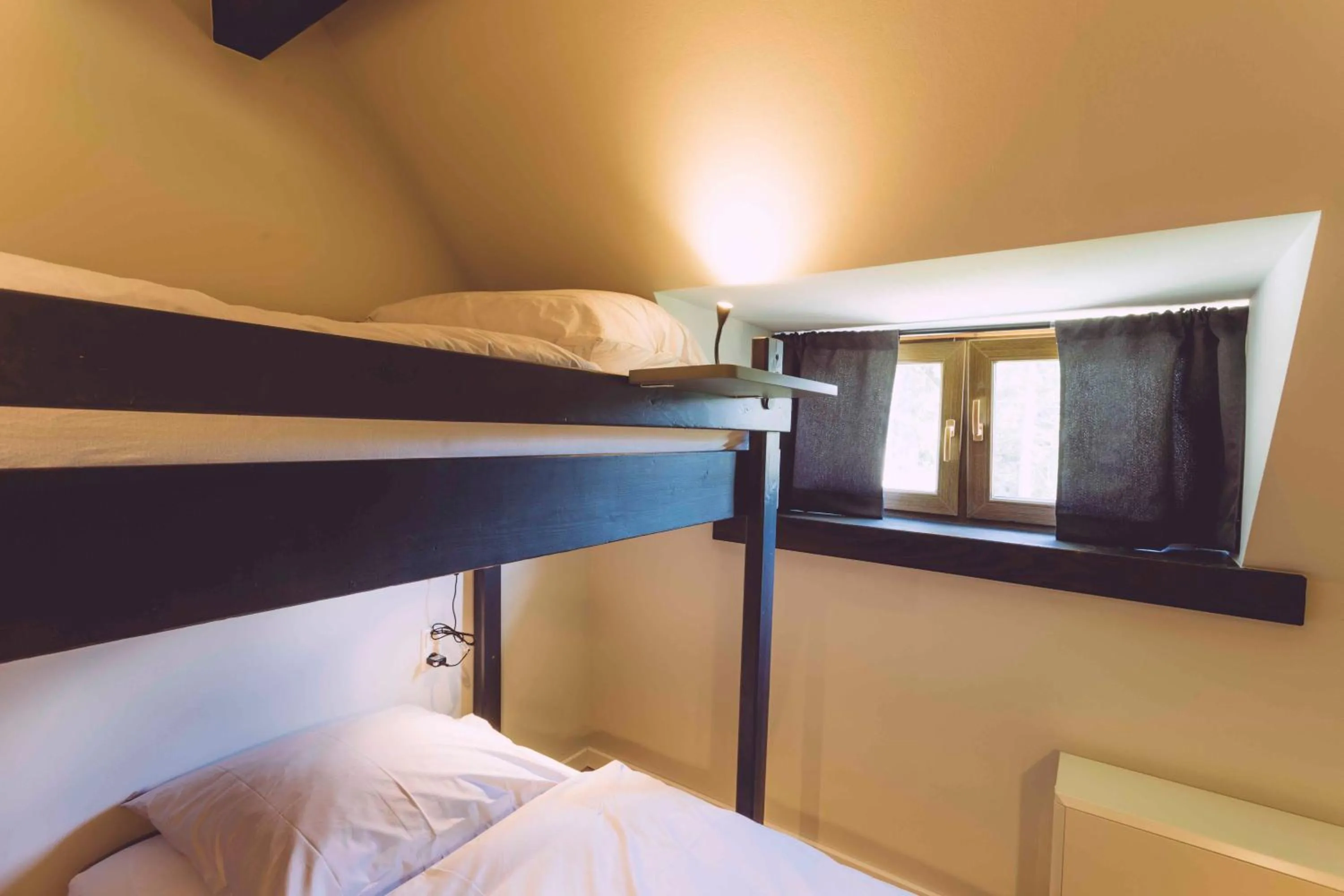 bunk bed, Bed in EDELFUCHS-LODGE