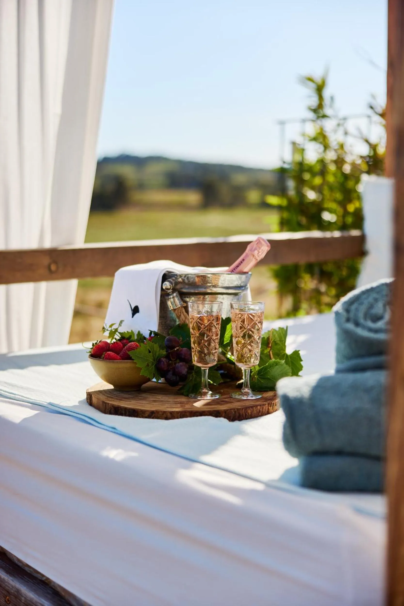 VILASIRA ( Rooms & Wines )