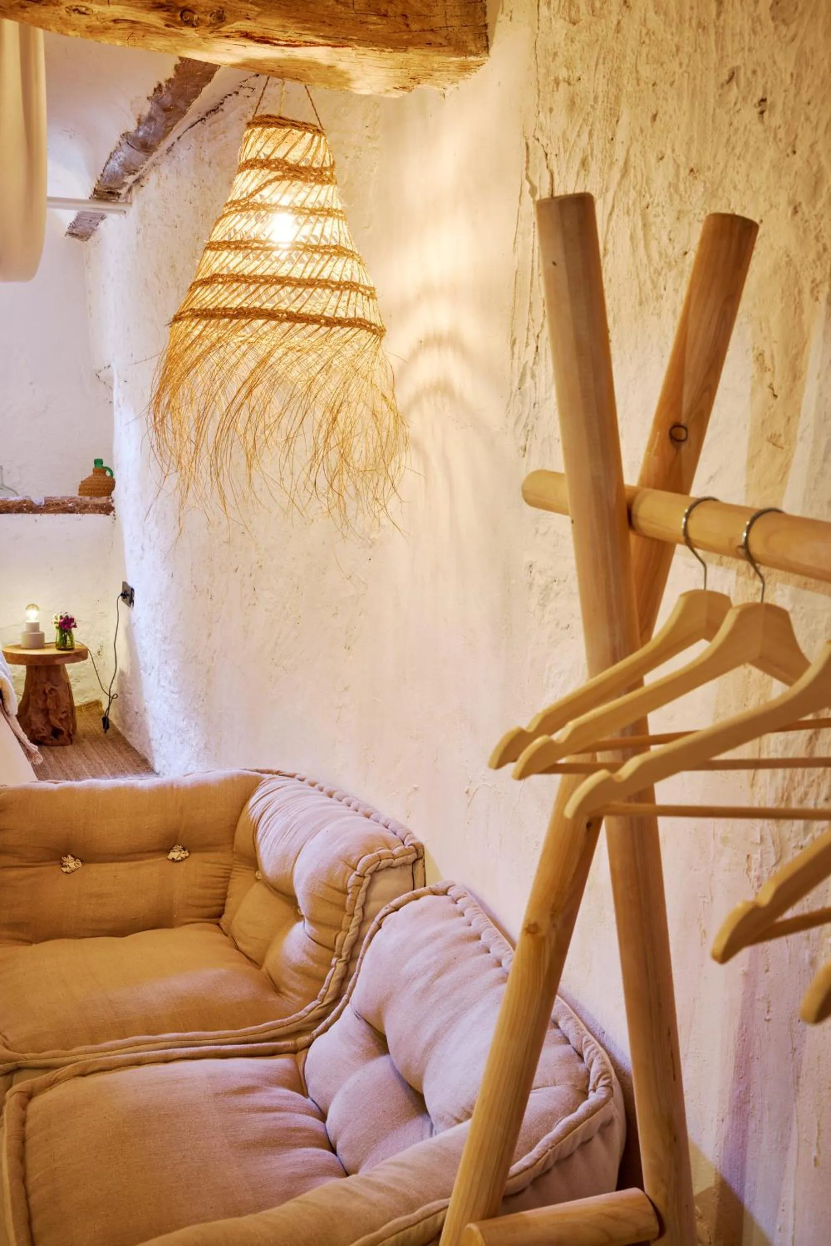 VILASIRA ( Rooms & Wines )