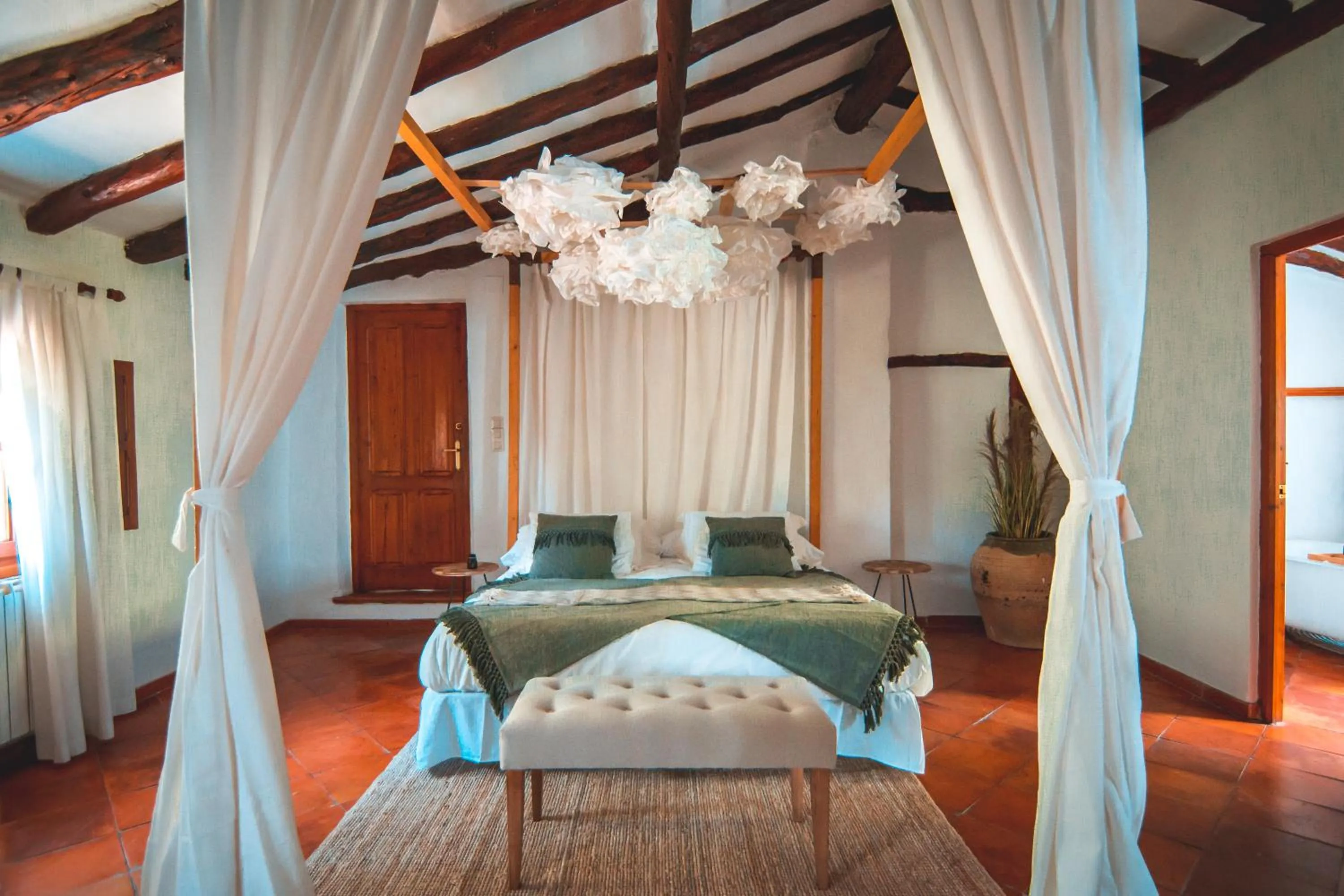 Bed in VILASIRA ( Rooms & Wines )