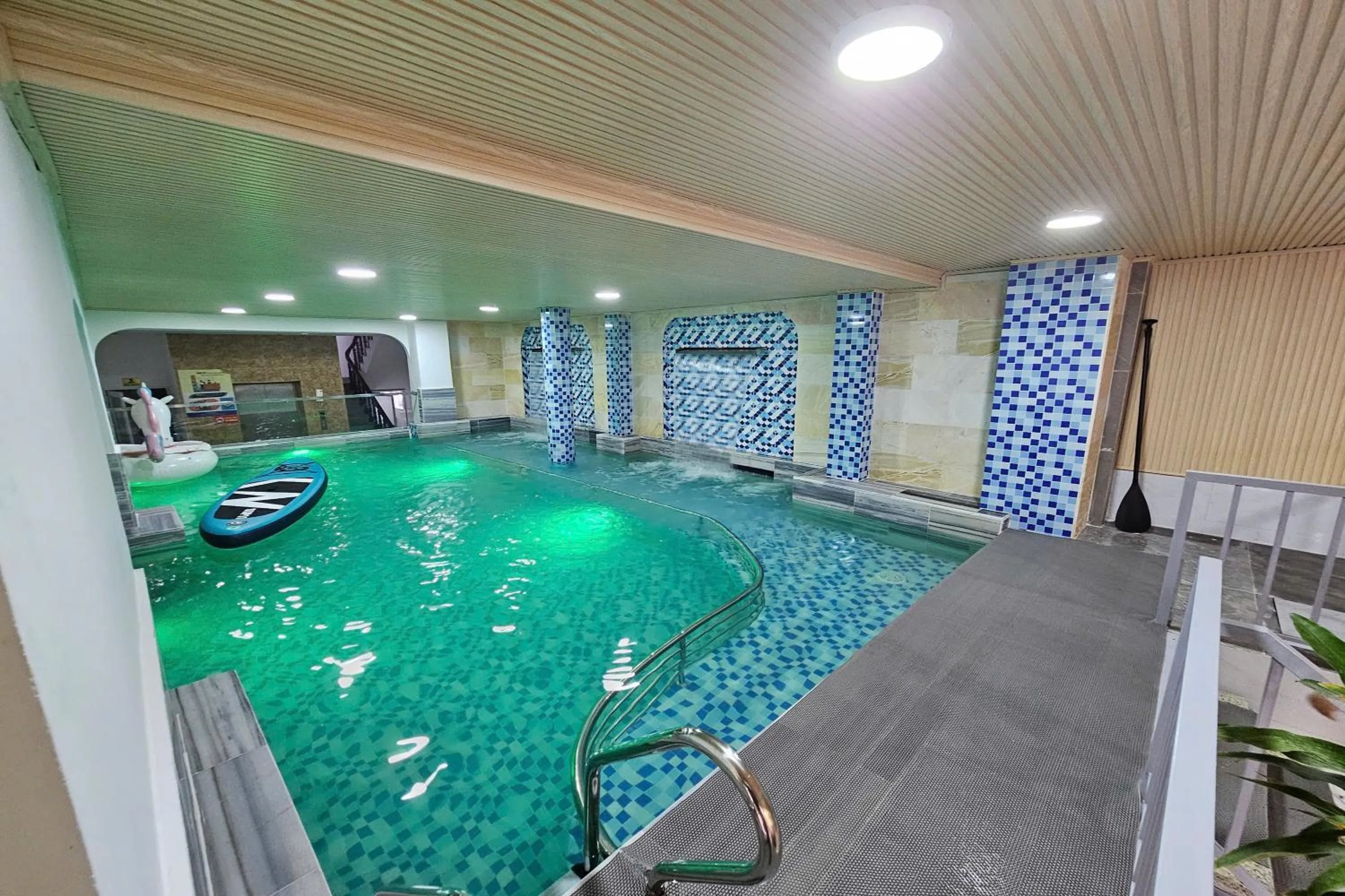 Swimming pool in Tuyet Lan Hotel Vung Tau