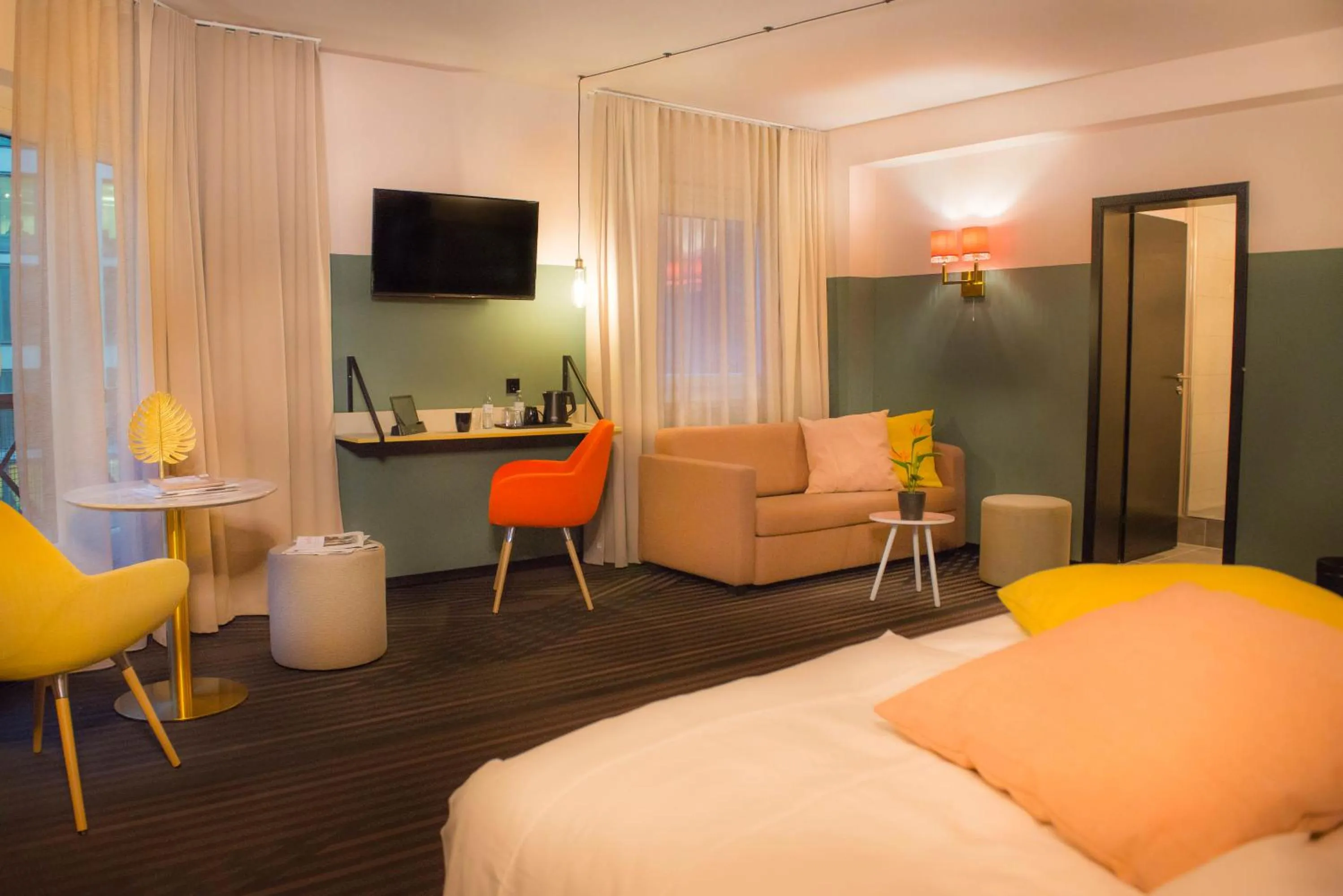 Photo of the whole room, Bed in Hotel Neuer Fritz