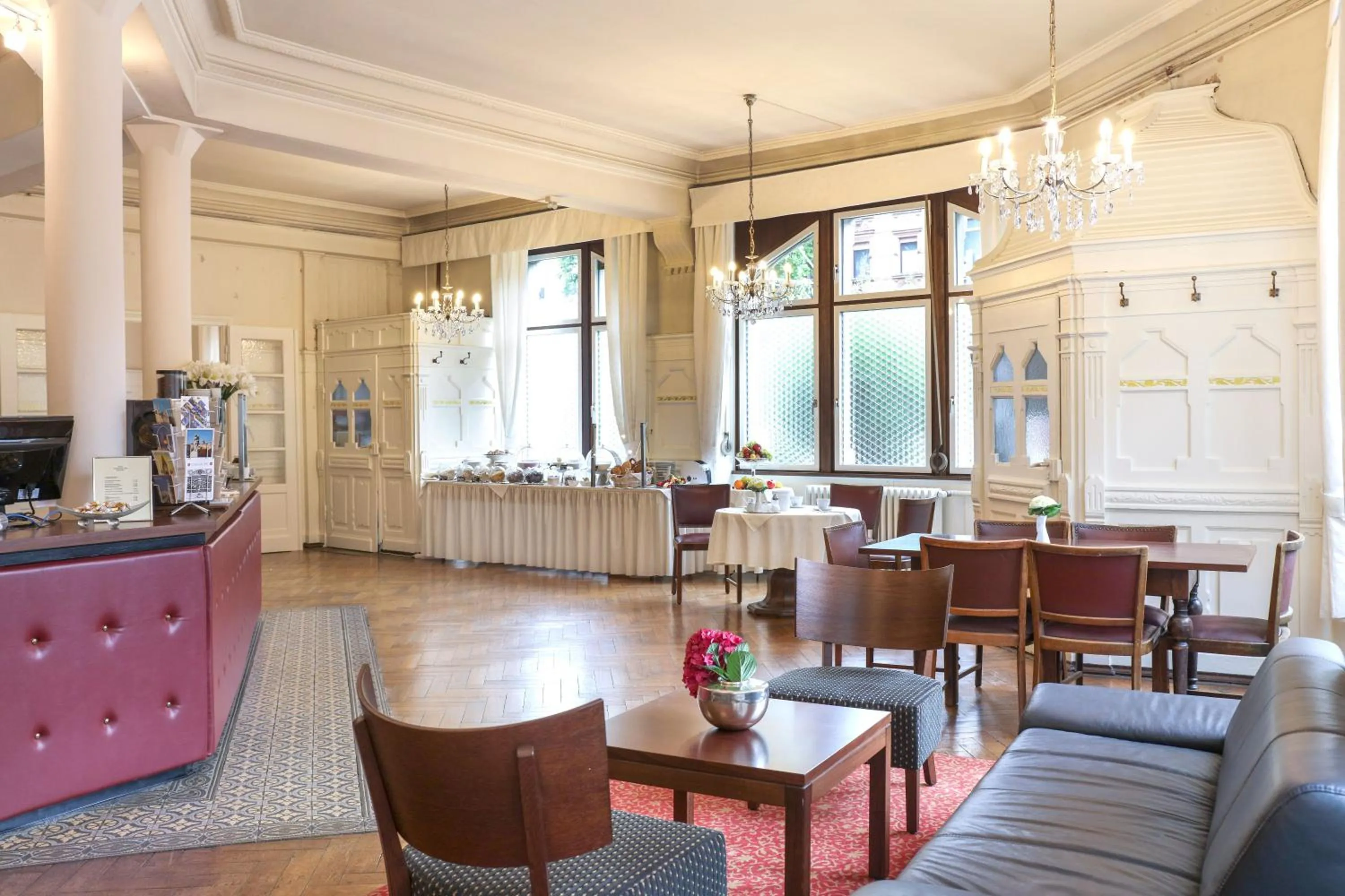 Lobby or reception in Hotel Markgräfler Hof