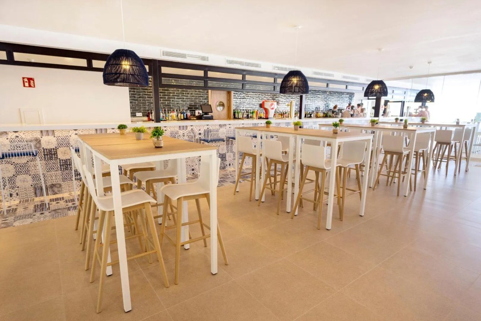 Lounge or bar in Parque Nereida Suites Hotel