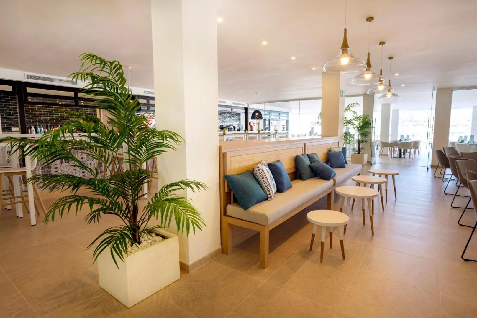 Lounge or bar in Parque Nereida Suites Hotel