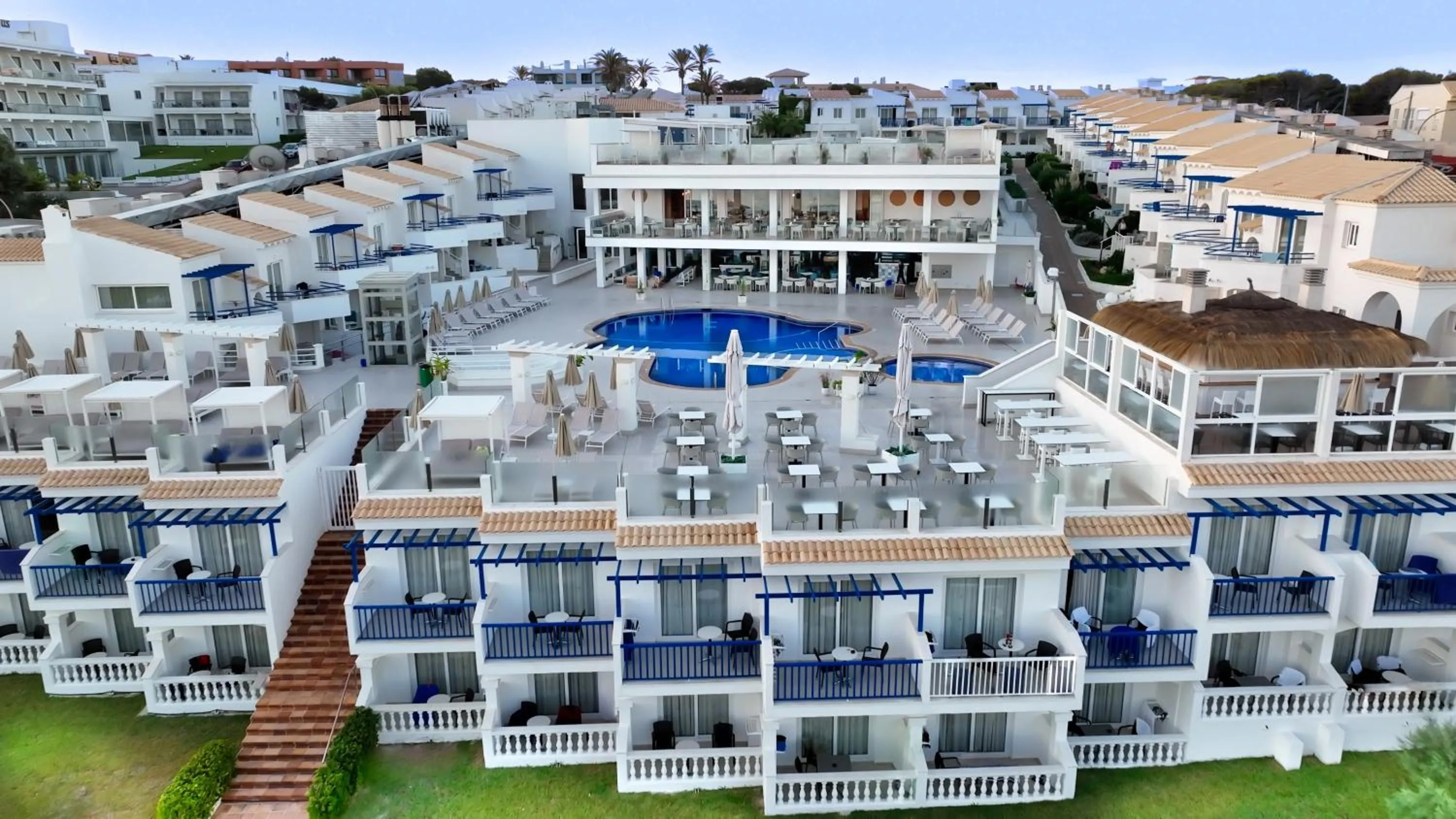 Property building in Parque Nereida Suites Hotel