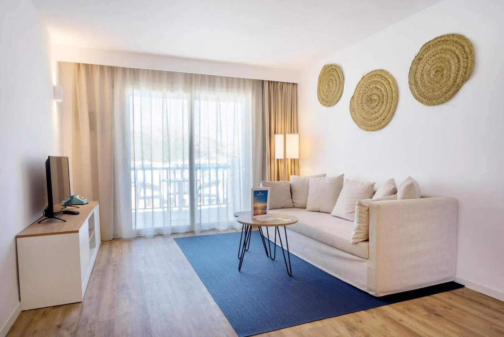 Living room in Parque Nereida Suites Hotel