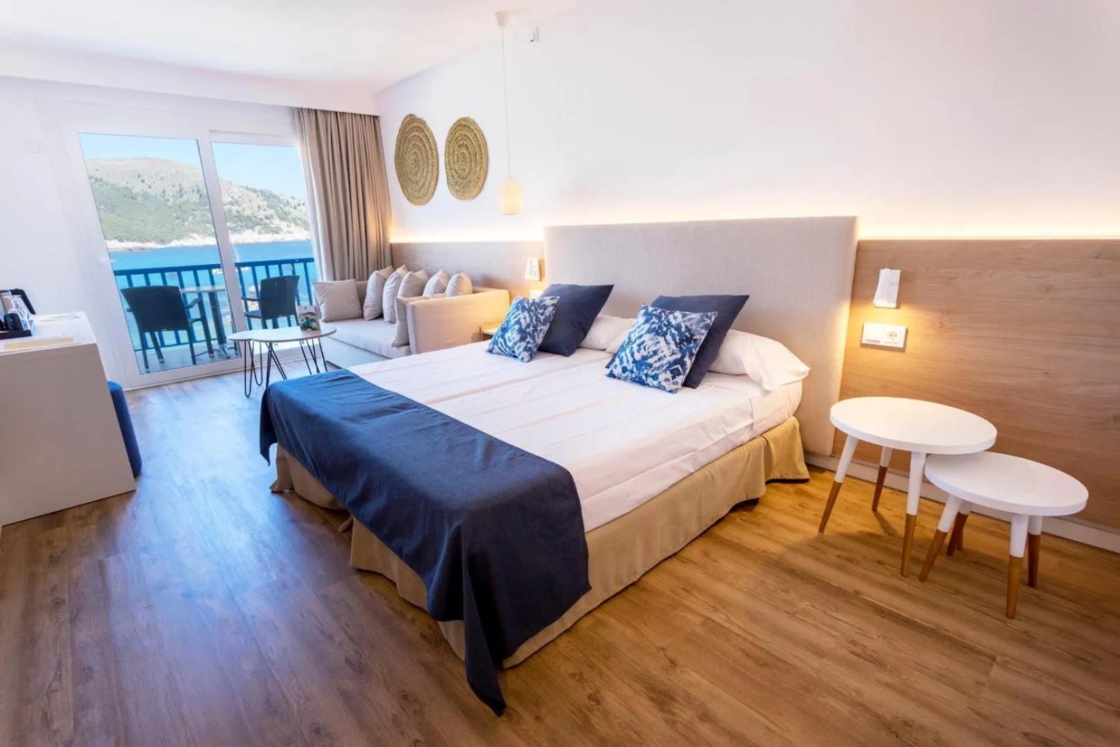 Bedroom, Bed in Parque Nereida Suites Hotel