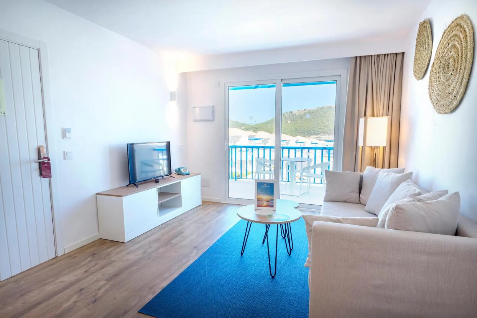 Living room in Parque Nereida Suites Hotel