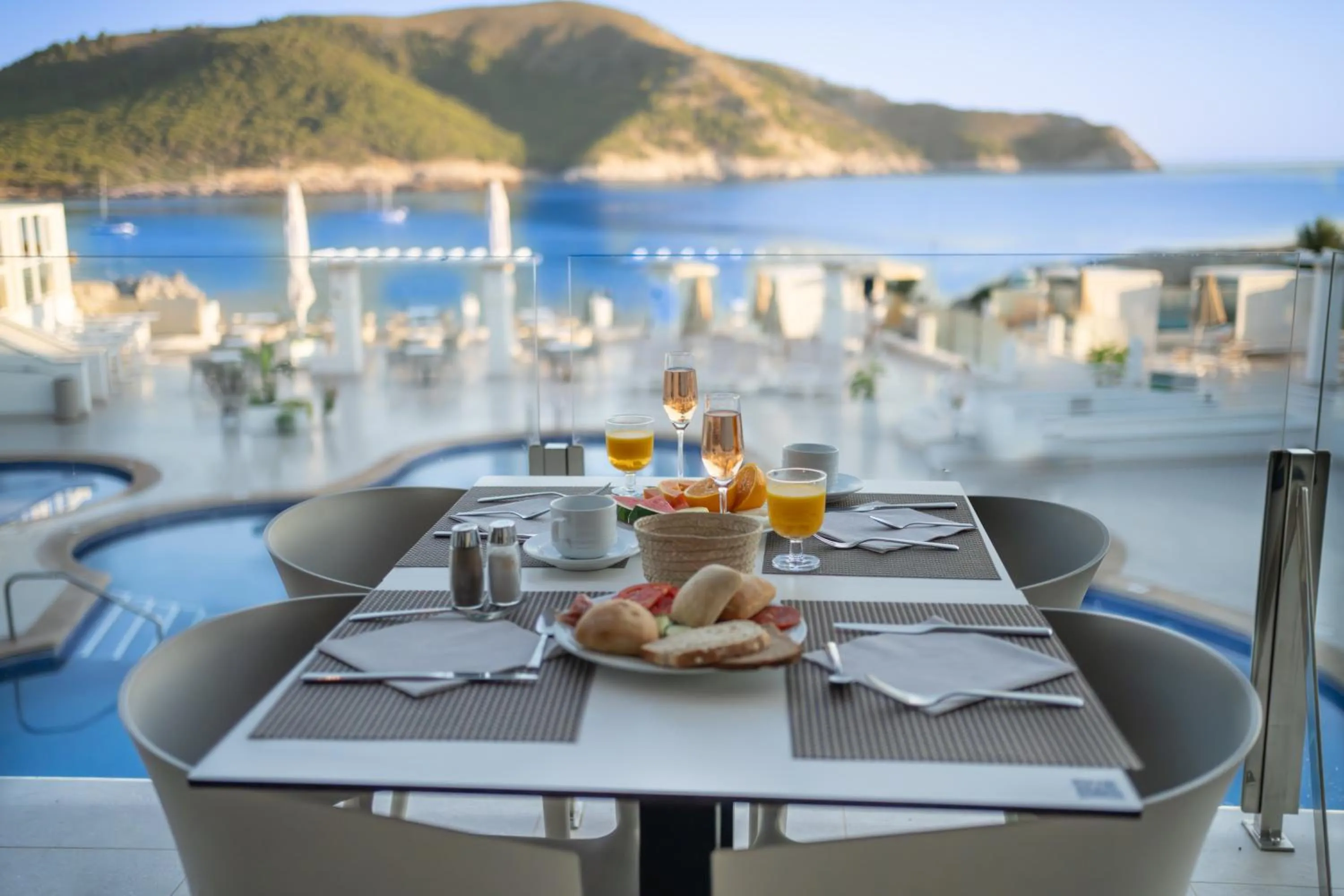 Breakfast in Parque Nereida Suites Hotel