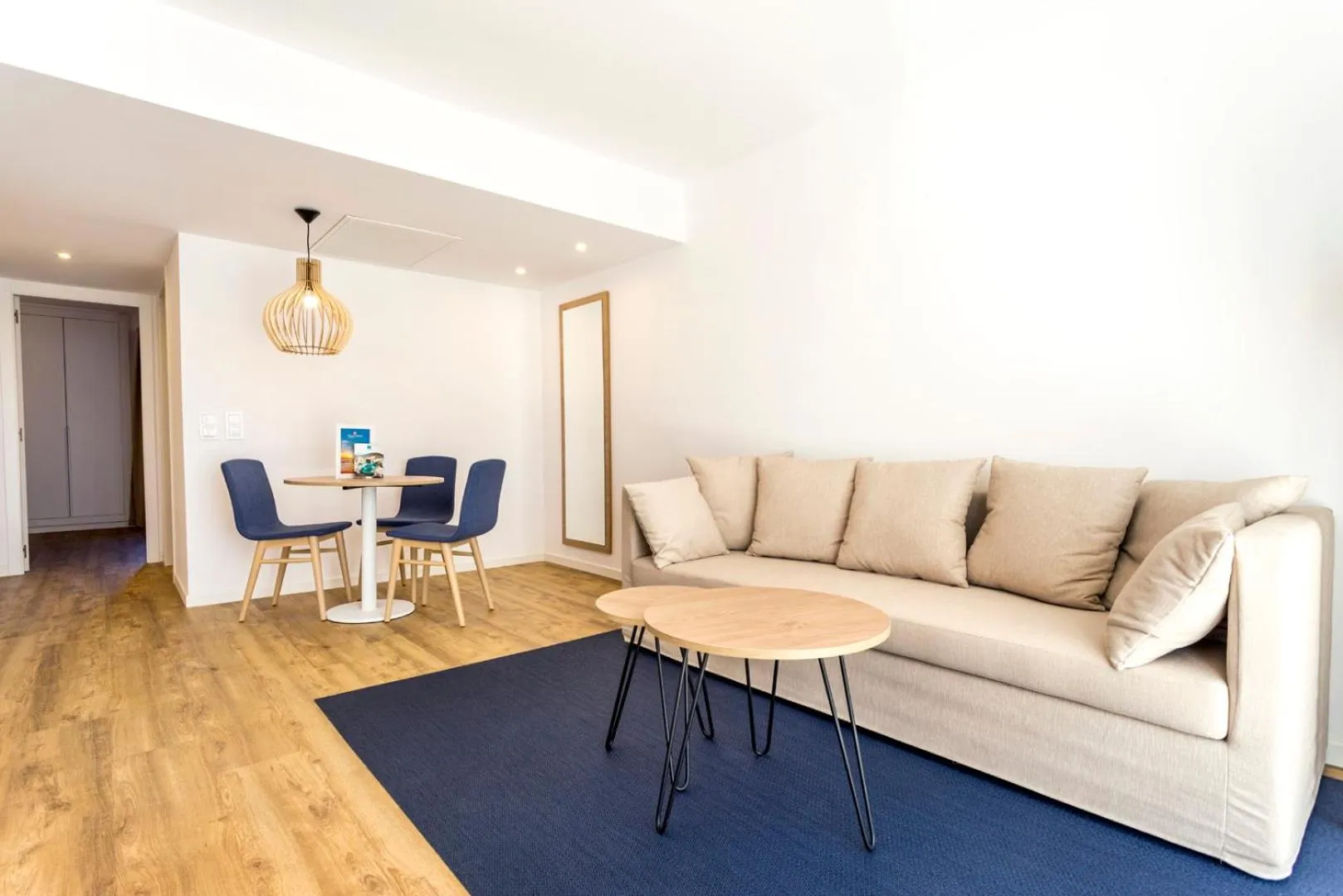 Living room in Parque Nereida Suites Hotel