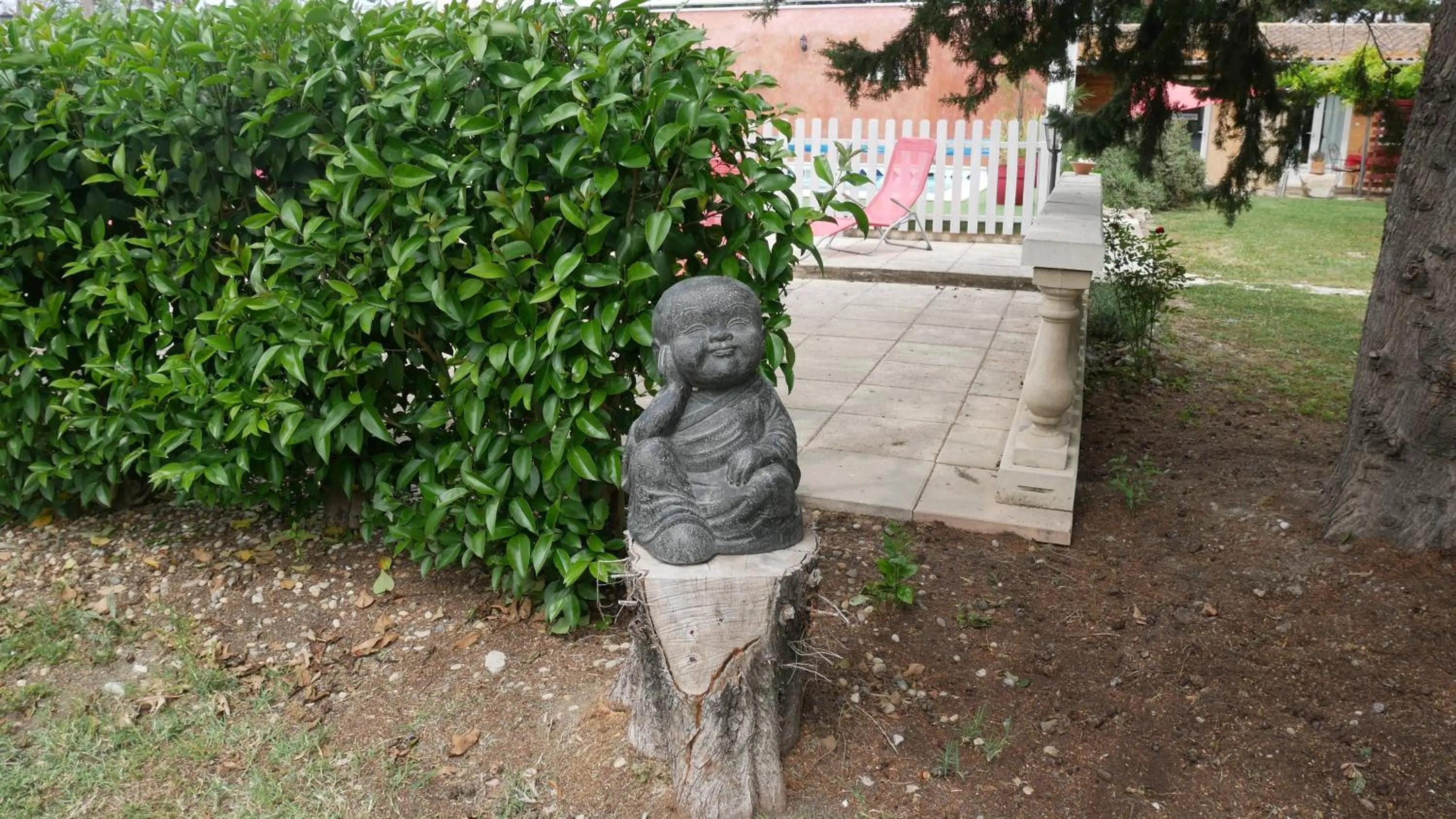 Garden in MAS MAURANE-Le Platane avec SPA privé aux portes d'ARLES
