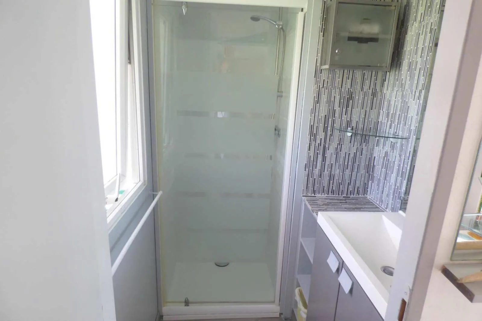 Shower in MAS MAURANE-Le Platane avec SPA privé aux portes d'ARLES