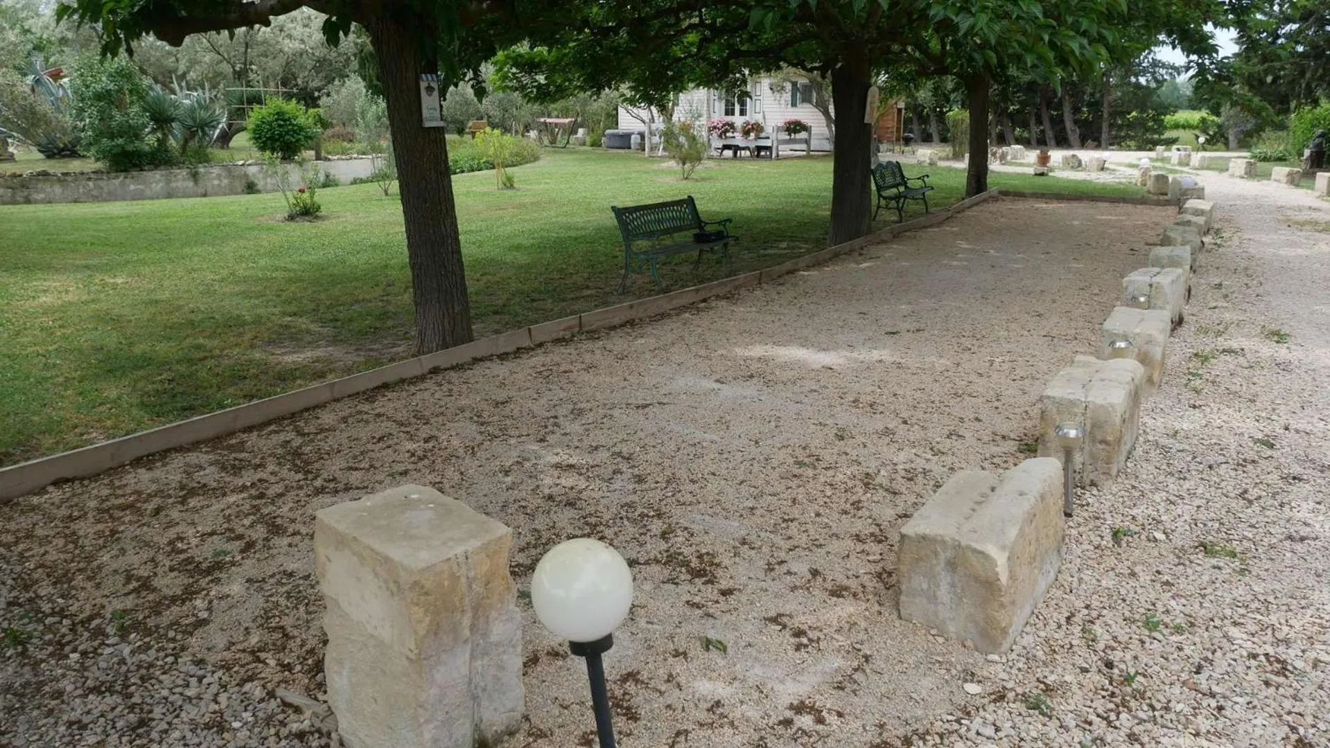 Sports in MAS MAURANE-Le Platane avec SPA privé aux portes d'ARLES