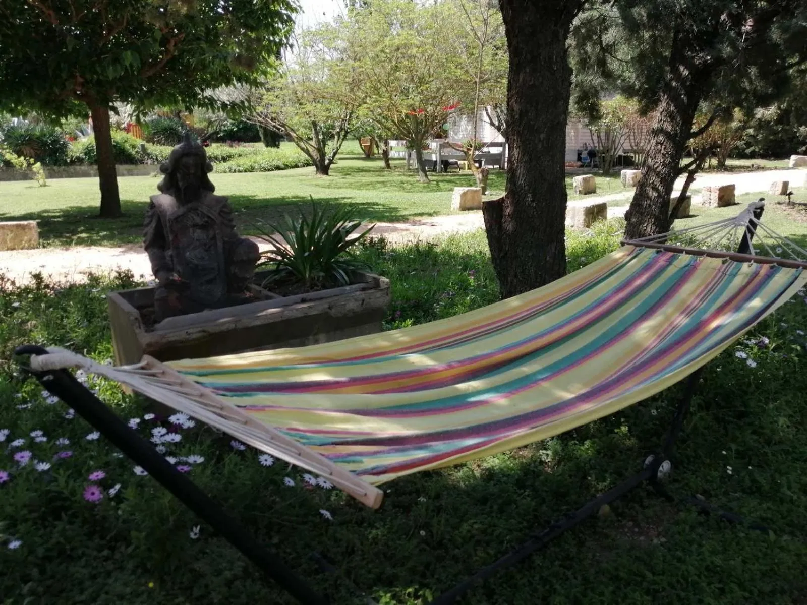 Garden in MAS MAURANE-Le Platane avec SPA privé aux portes d'ARLES