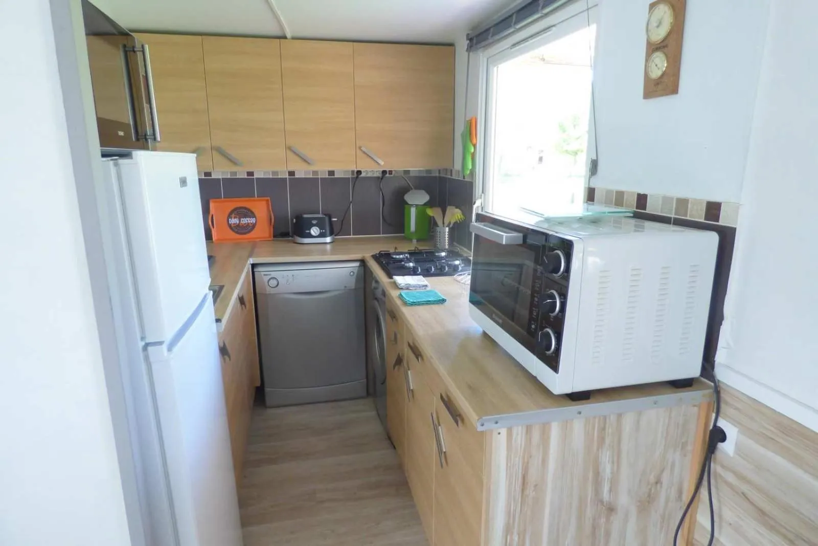 Kitchen or kitchenette in MAS MAURANE-Le Platane avec SPA privé aux portes d'ARLES