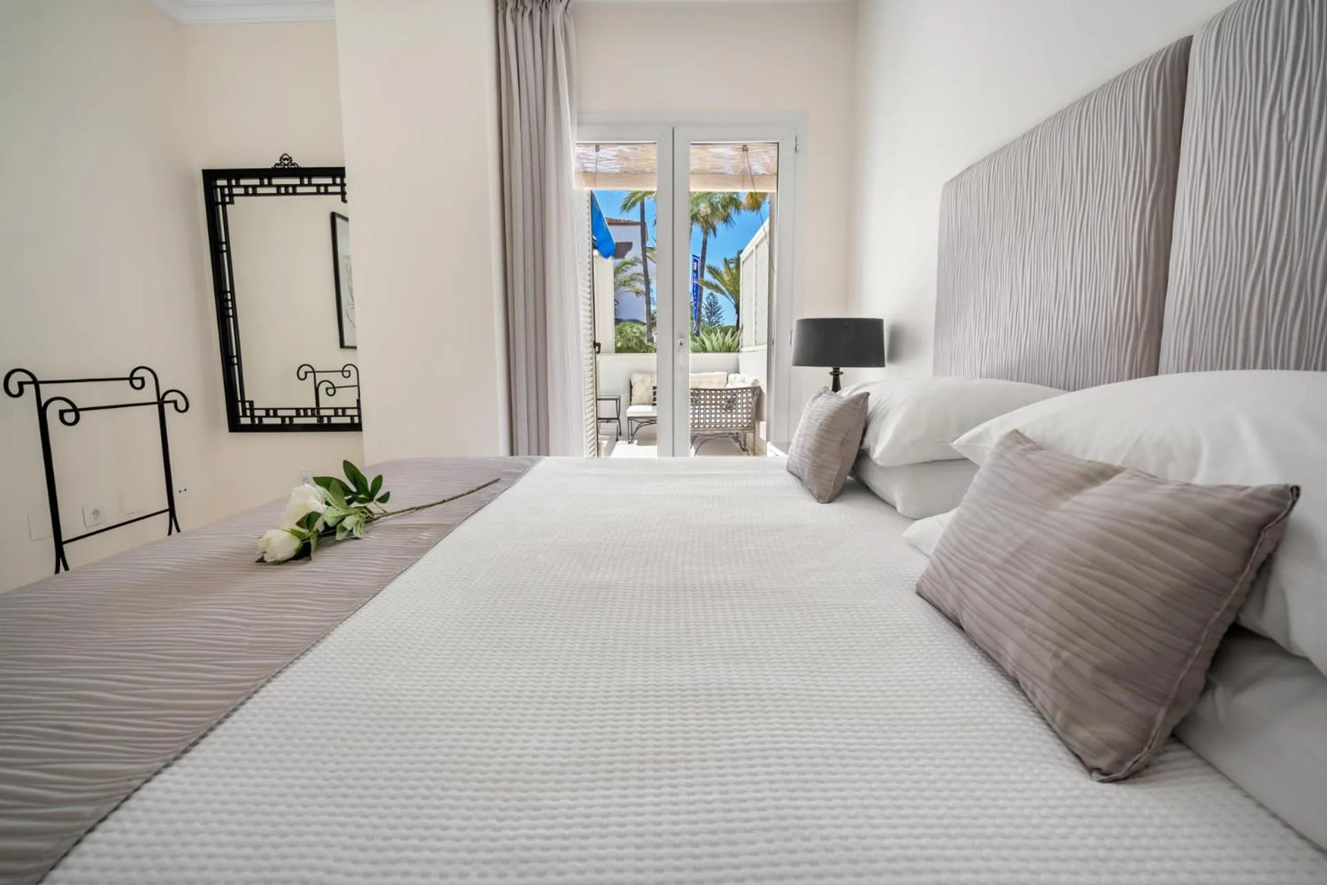 Photo of the whole room, Bed in Apartamento de 2 dormitorios en Las Gaviotas - Puerto Banús