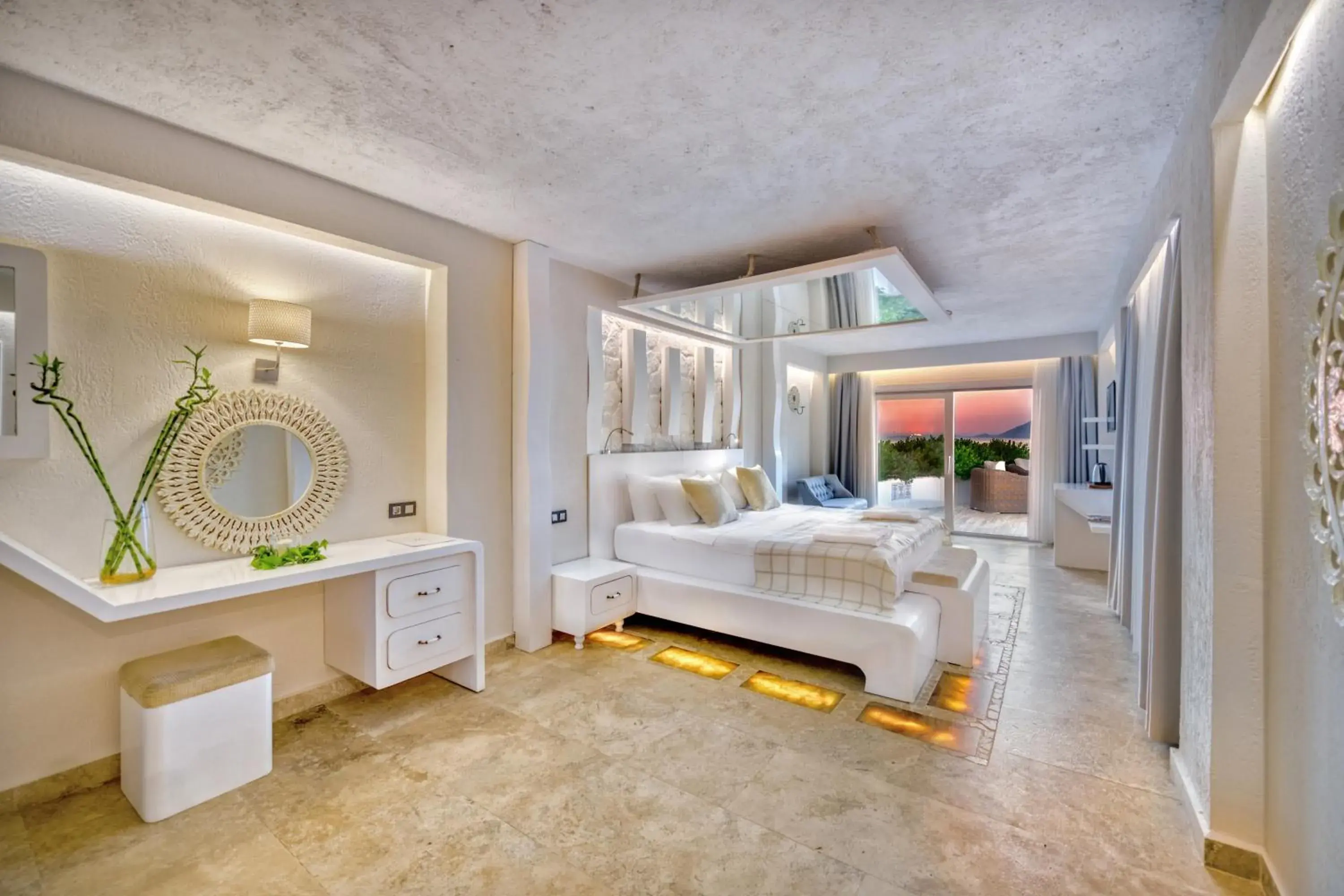 King Suite in Peninsula Gardens Hotel King Suite in Peninsula Gardens Hotel