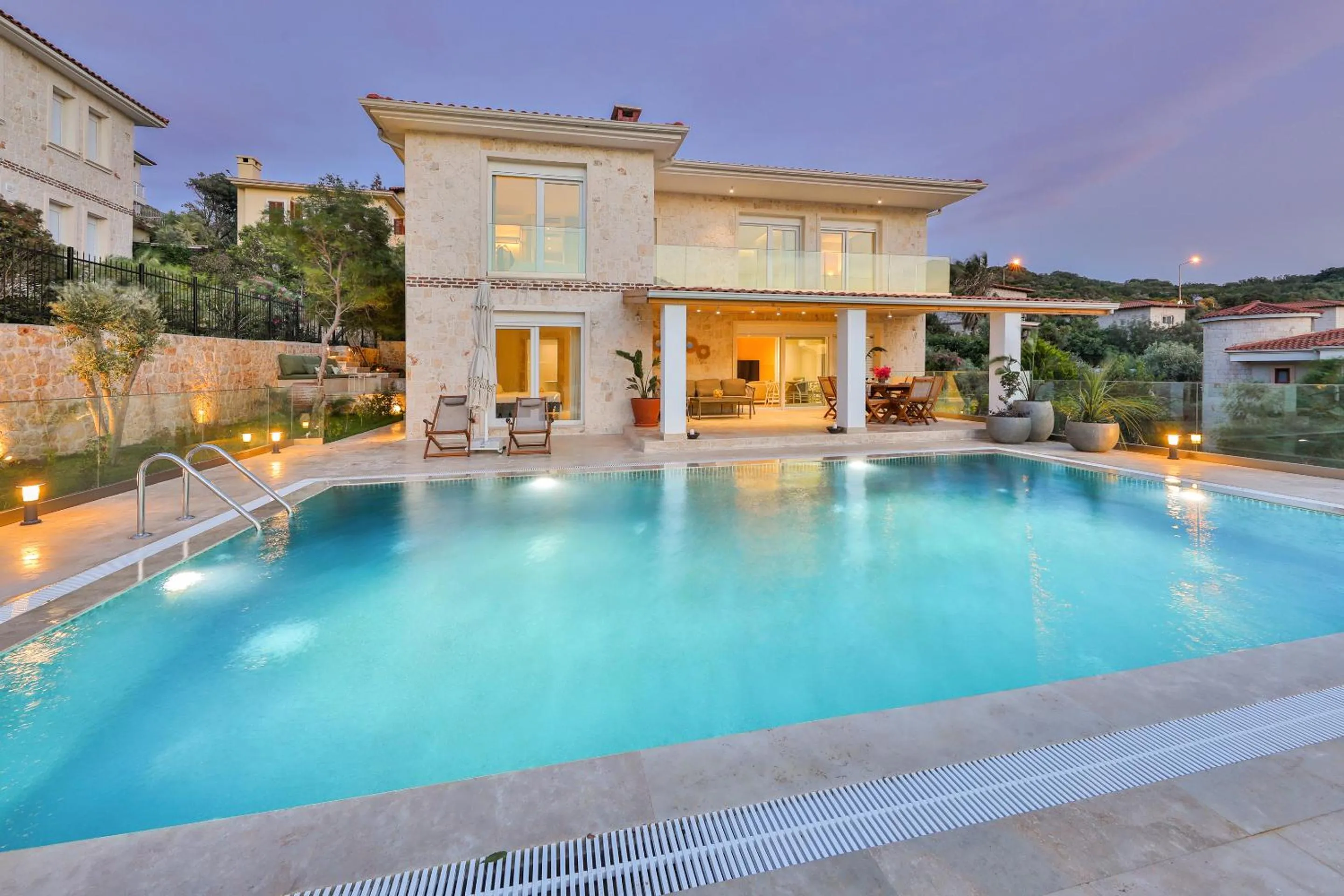 Property building in Peninsula Gardens Hotel