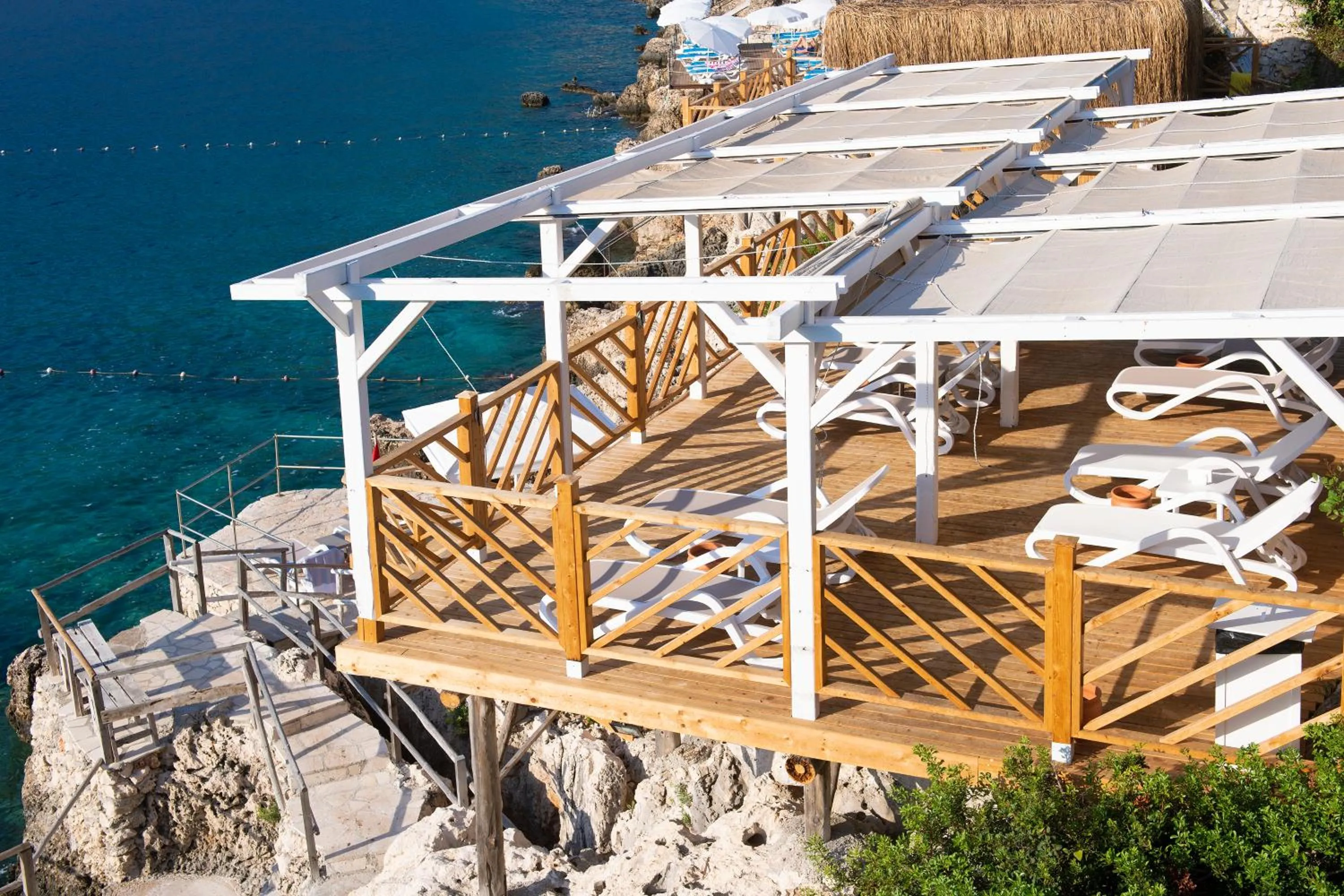 Beach in Peninsula Gardens Hotel