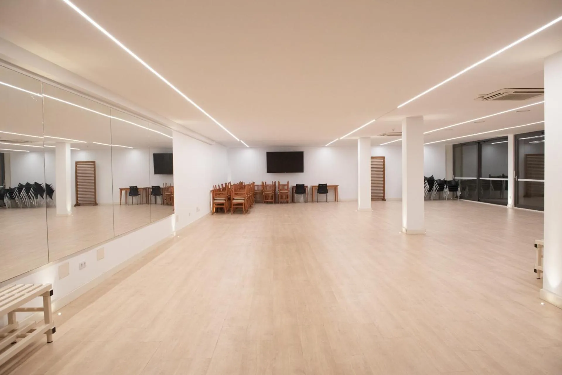 Meeting/conference room in Aparthotel Ciudad Laurel