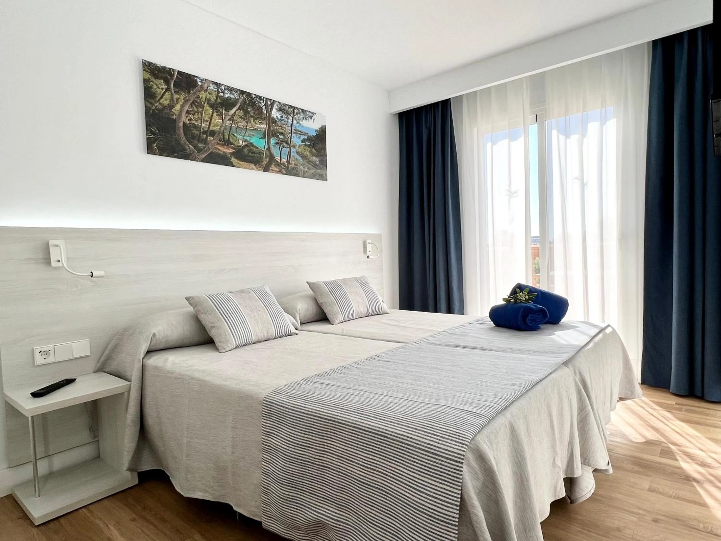 Bedroom, Bed in Aparthotel Ciudad Laurel