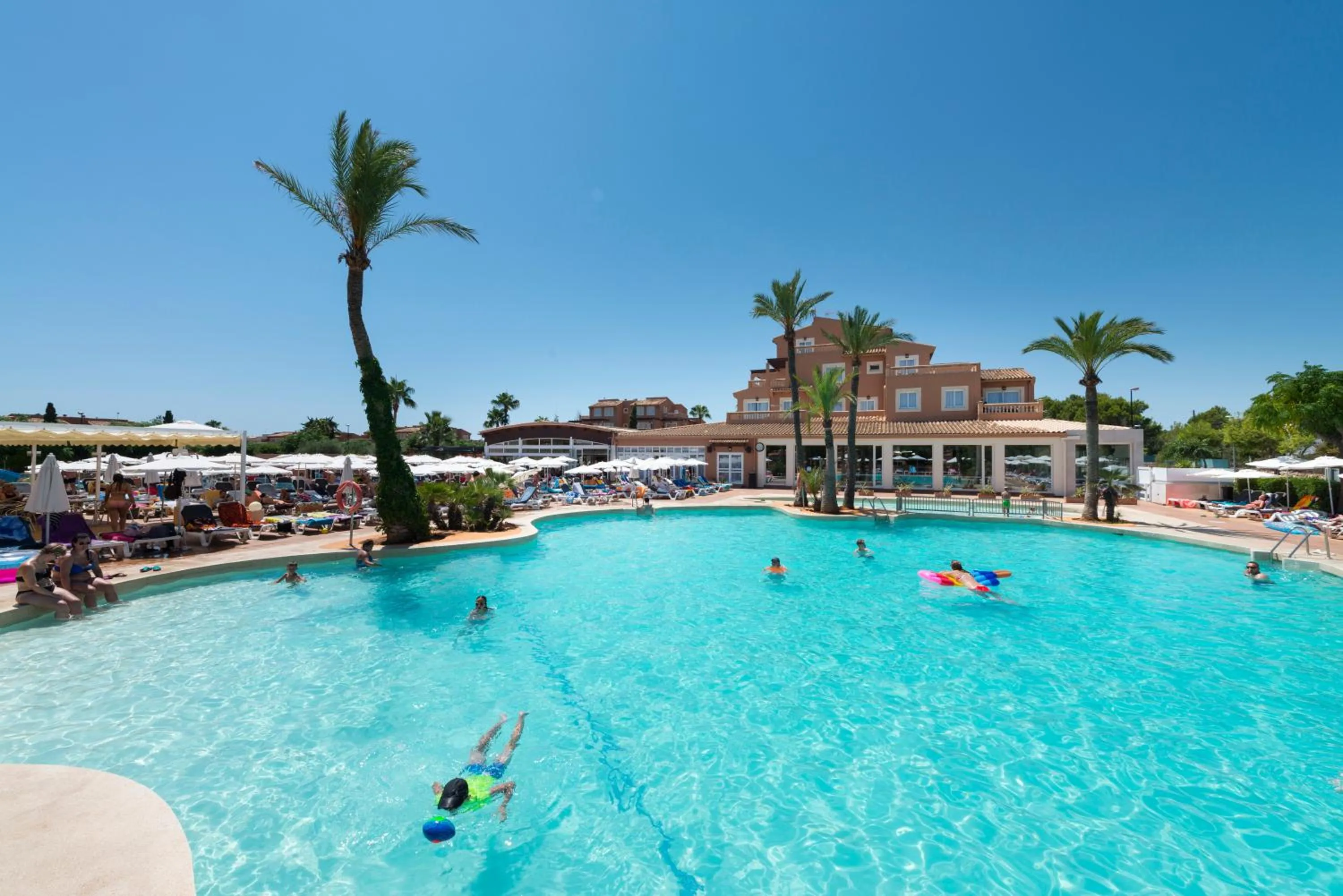 Swimming pool in Aparthotel Ciudad Laurel