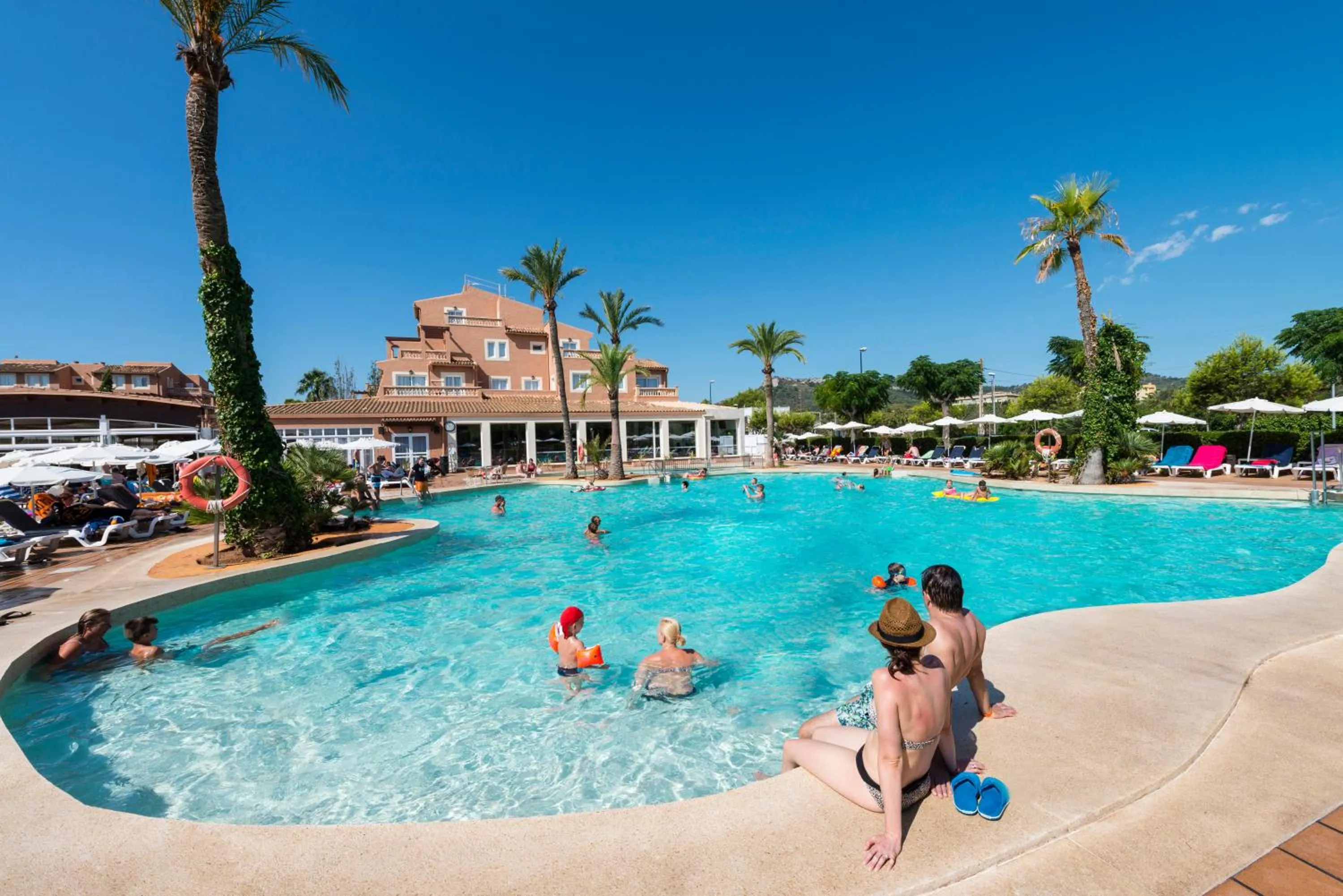 Facade/entrance in Aparthotel Ciudad Laurel