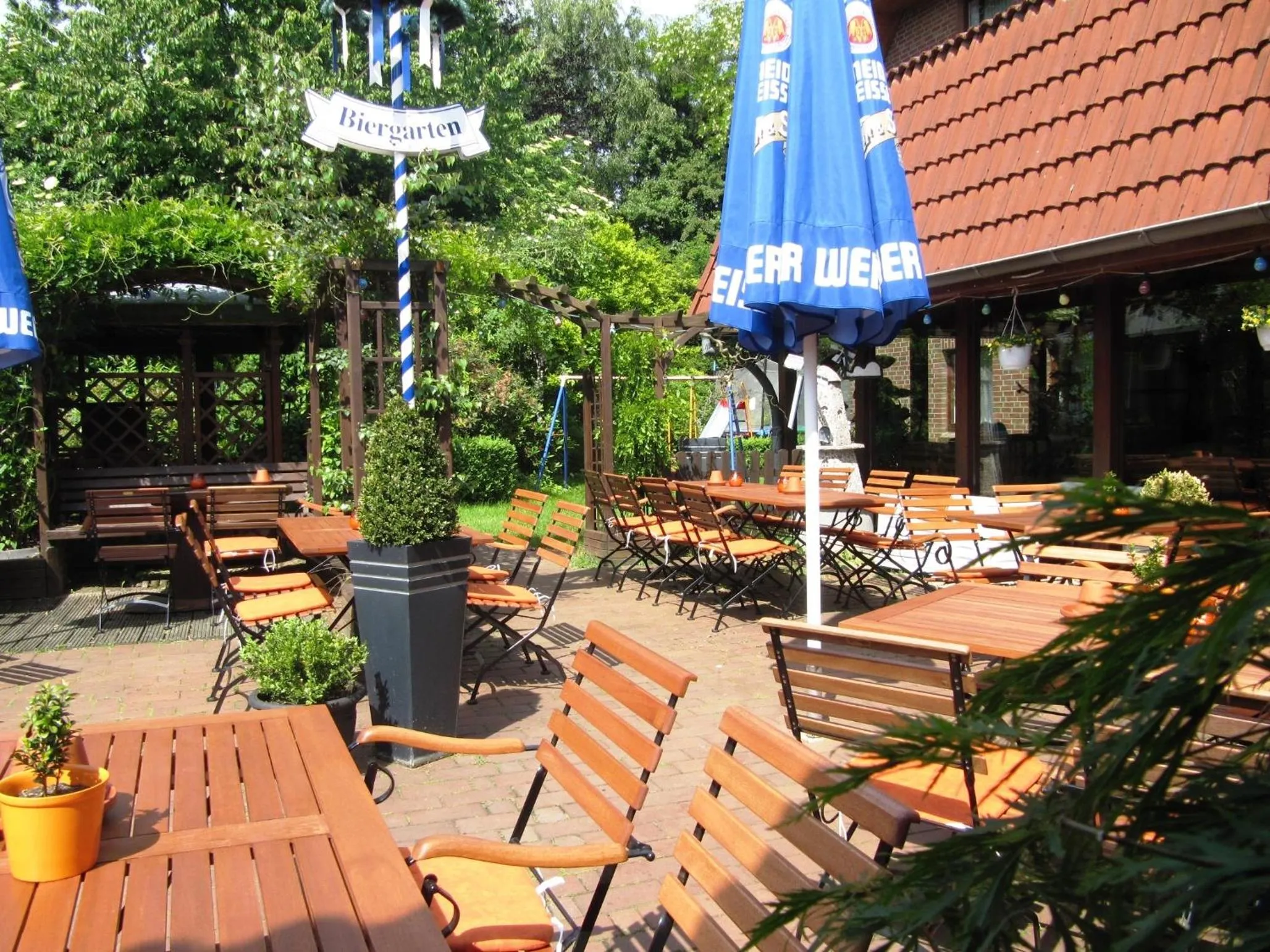 Facade/entrance in Akzent Hotel Cordes & Restaurant am Rosengarten